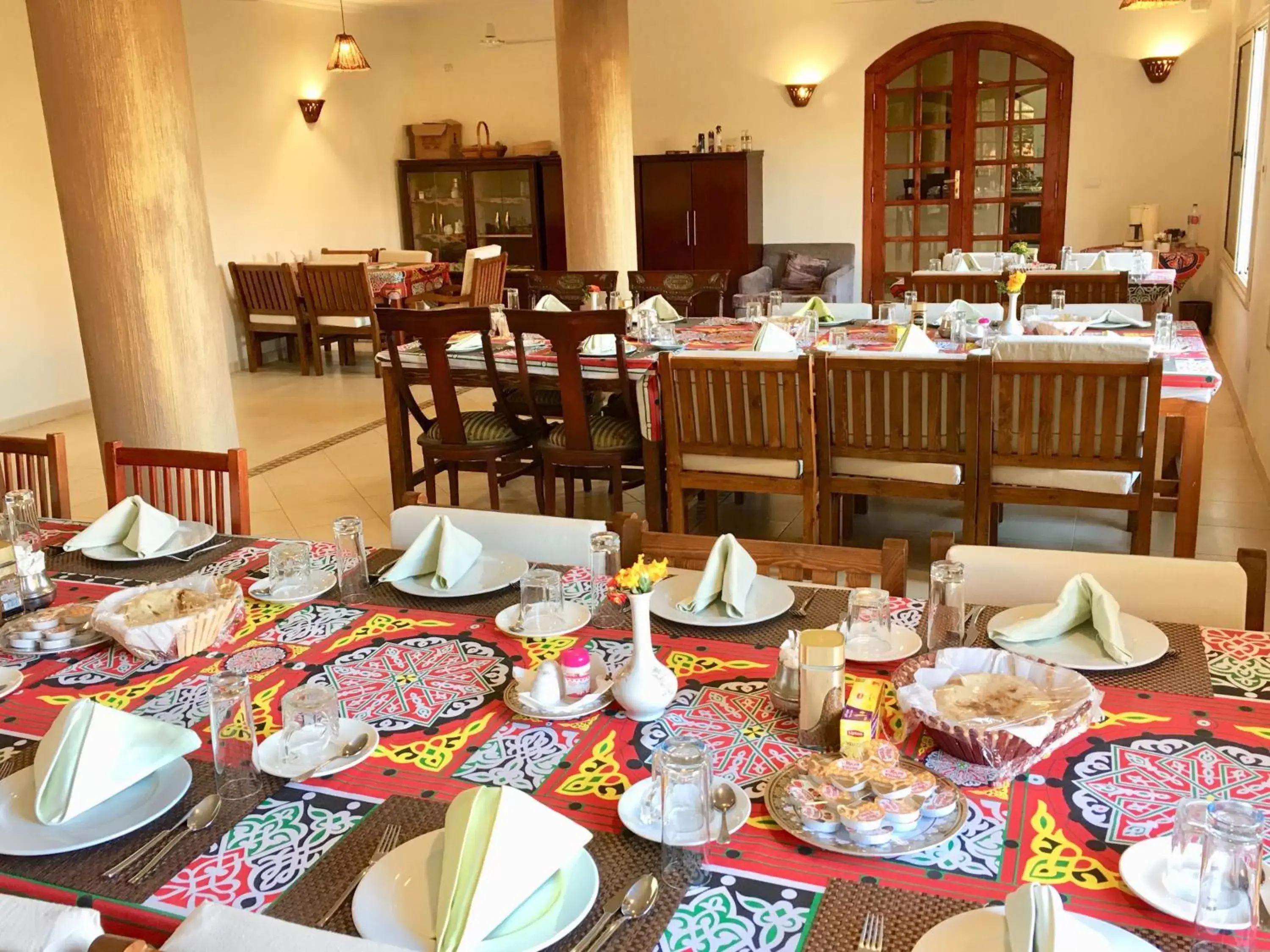 Breakfast, Restaurant/Places to Eat in New Memnon Hotel