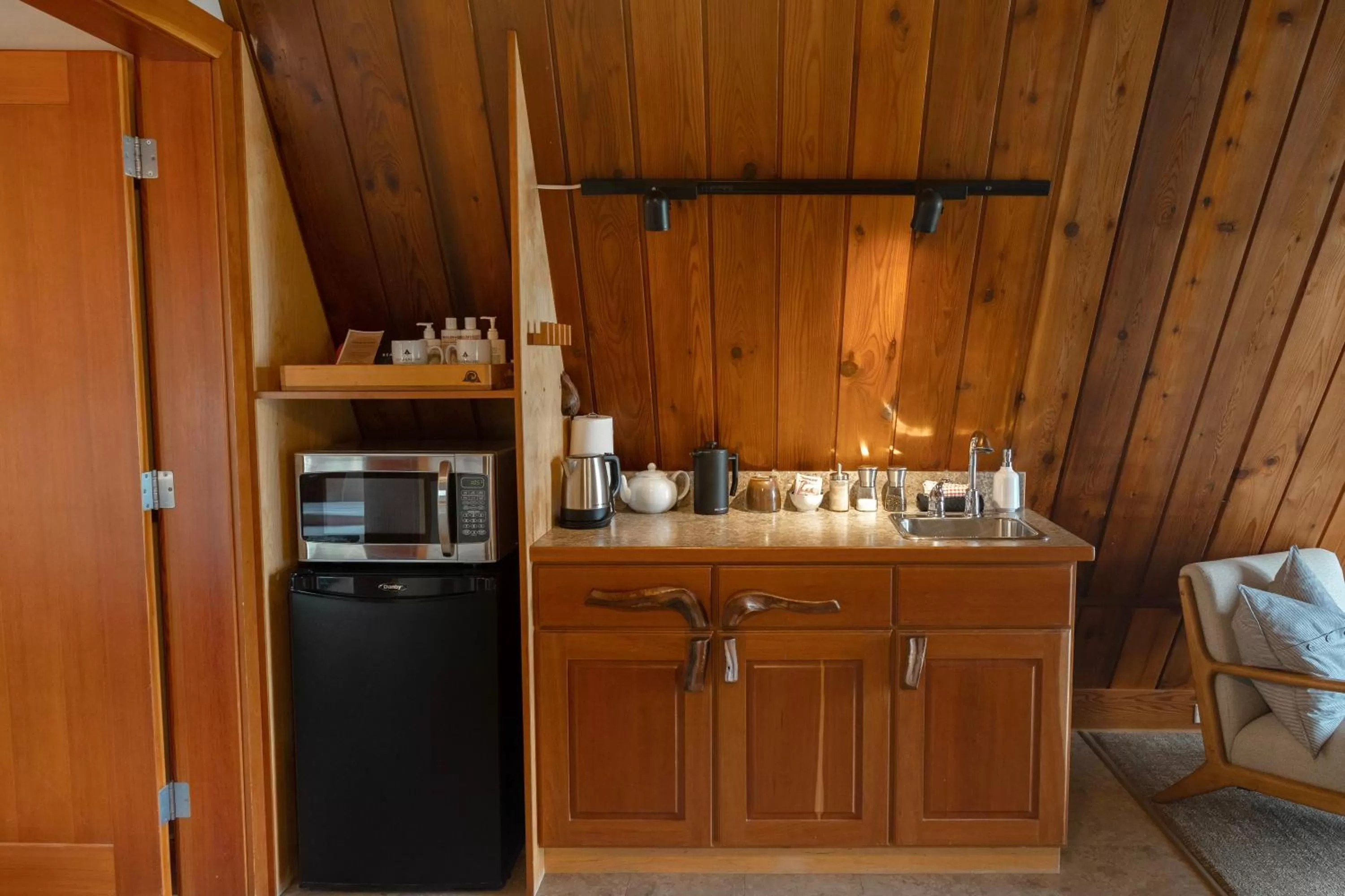 The Shoreline Tofino