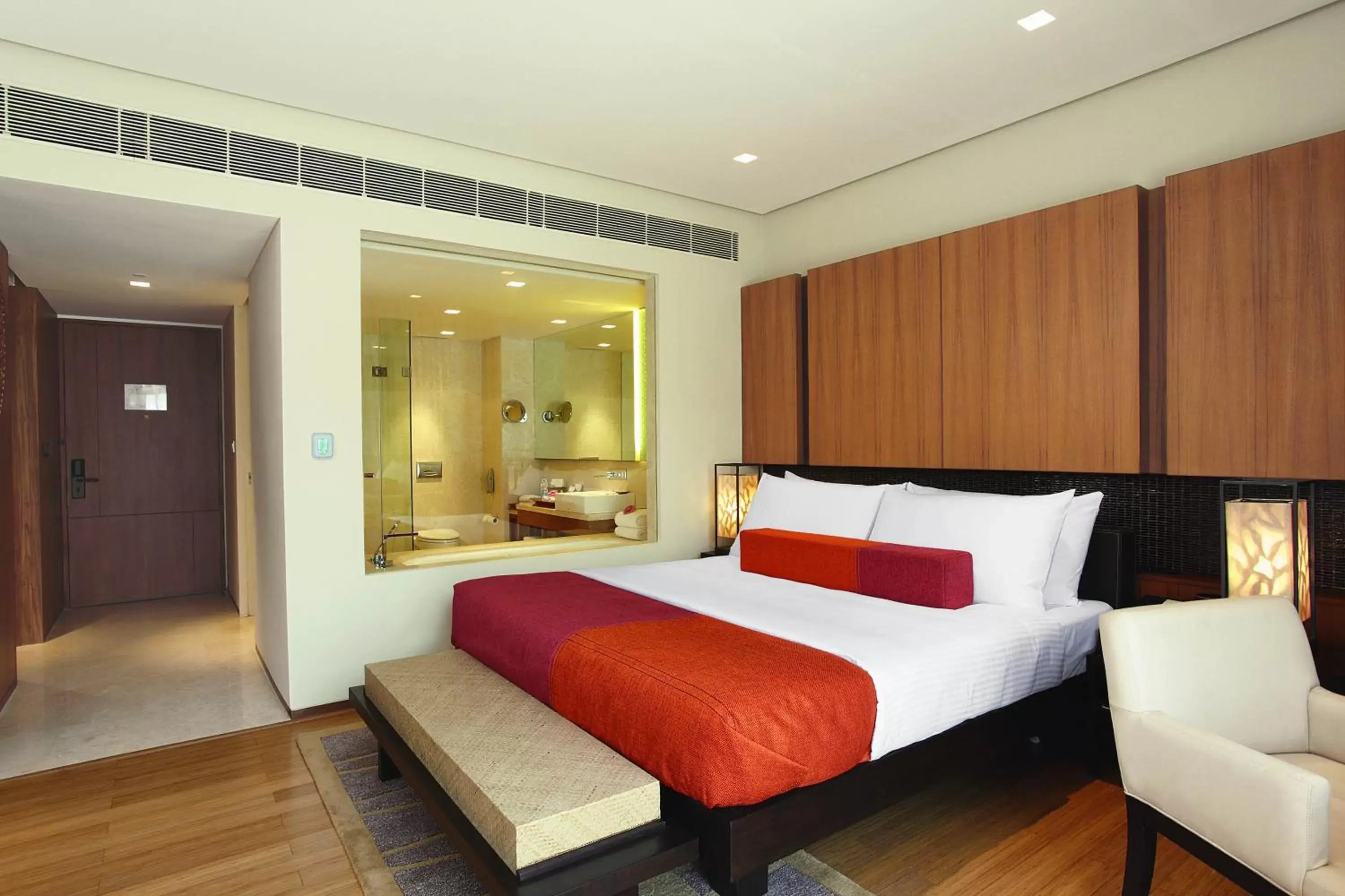 Photo of the whole room, Bed in Vivanta Surajkund, NCR