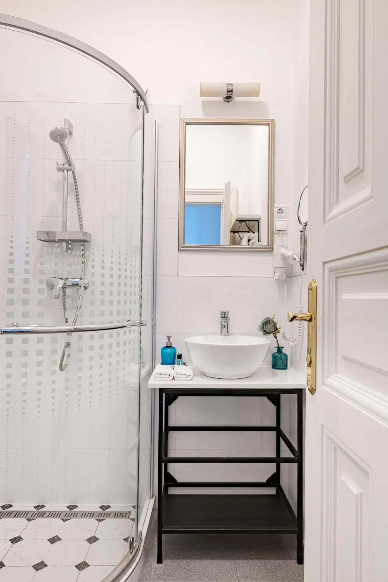 Shower, Bathroom in House Beletage-Boutique Hotel
