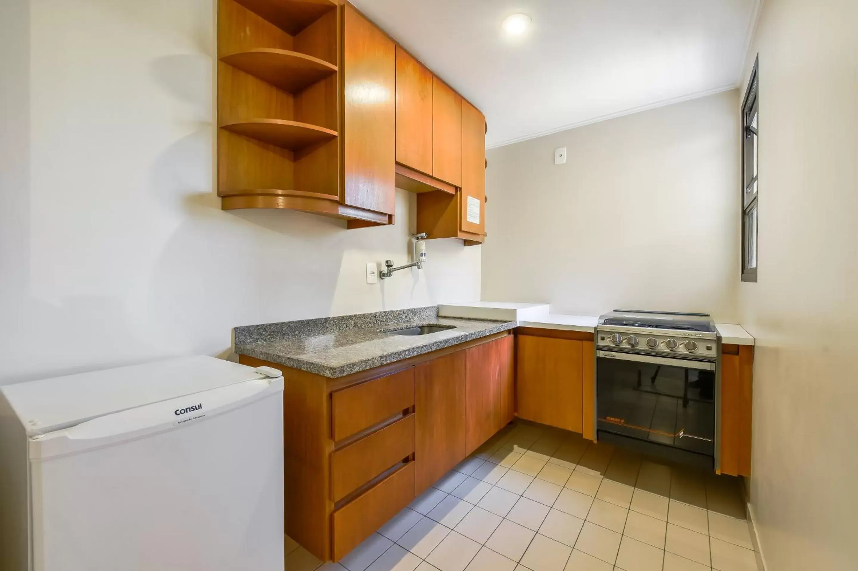 Kitchen or kitchenette, Kitchen/Kitchenette in Capital O Park Tower, Campinas