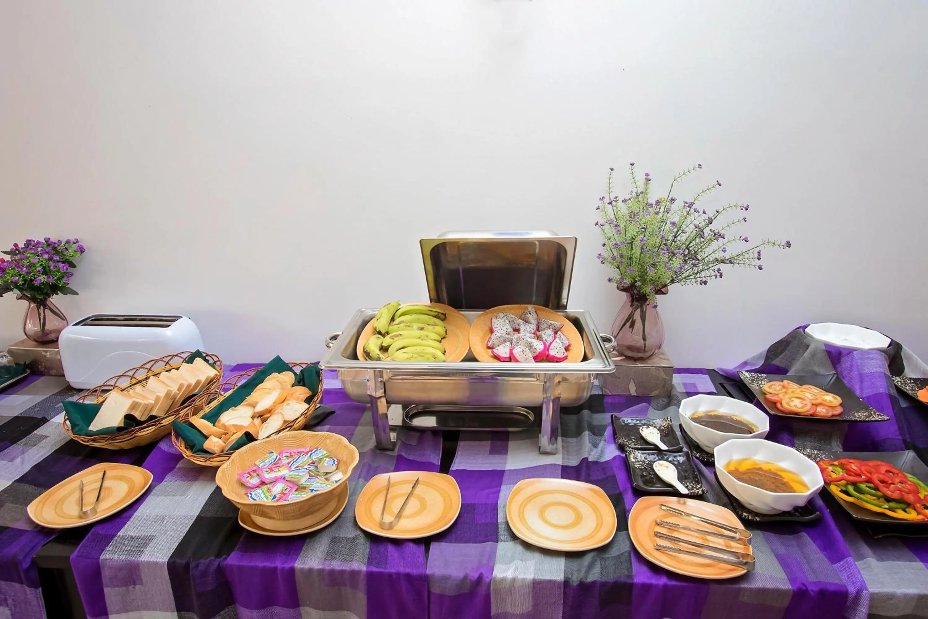 Restaurant/places to eat in Good Time Resort