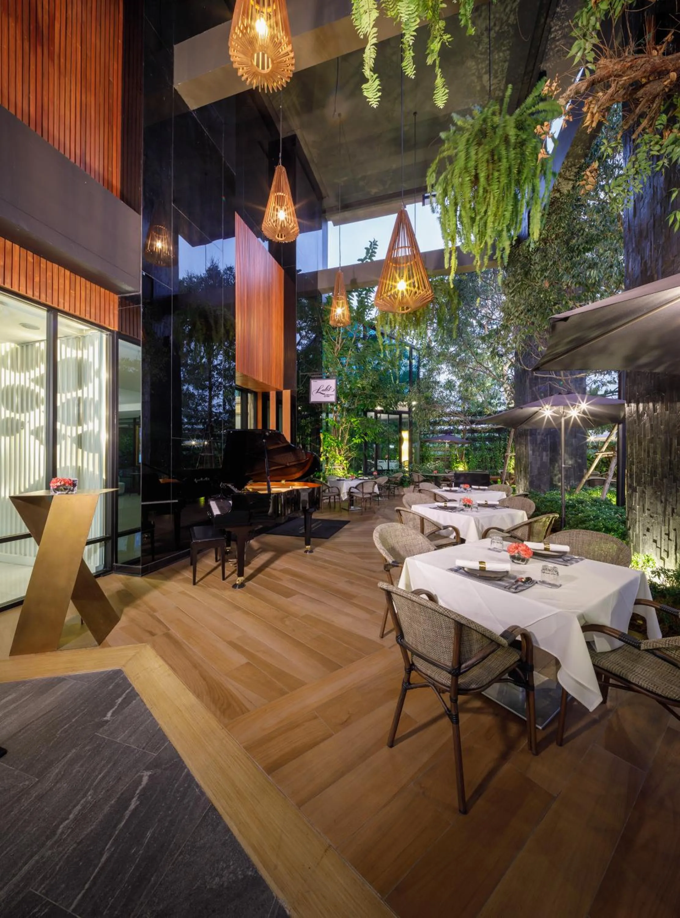 Restaurant/places to eat in Parc Borough City Resort