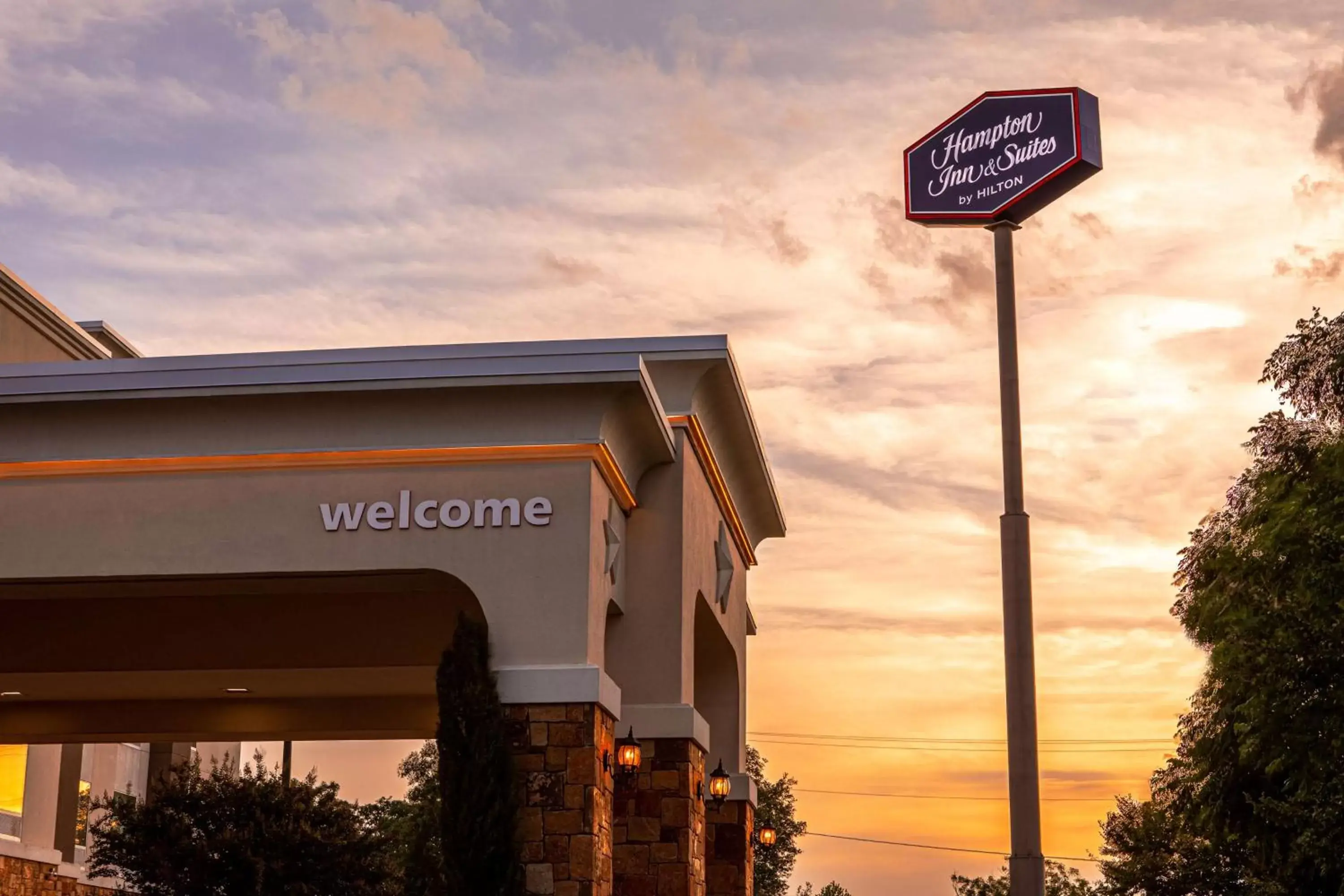 Property building, Property Logo/Sign in Hampton Inn & Suites Boerne