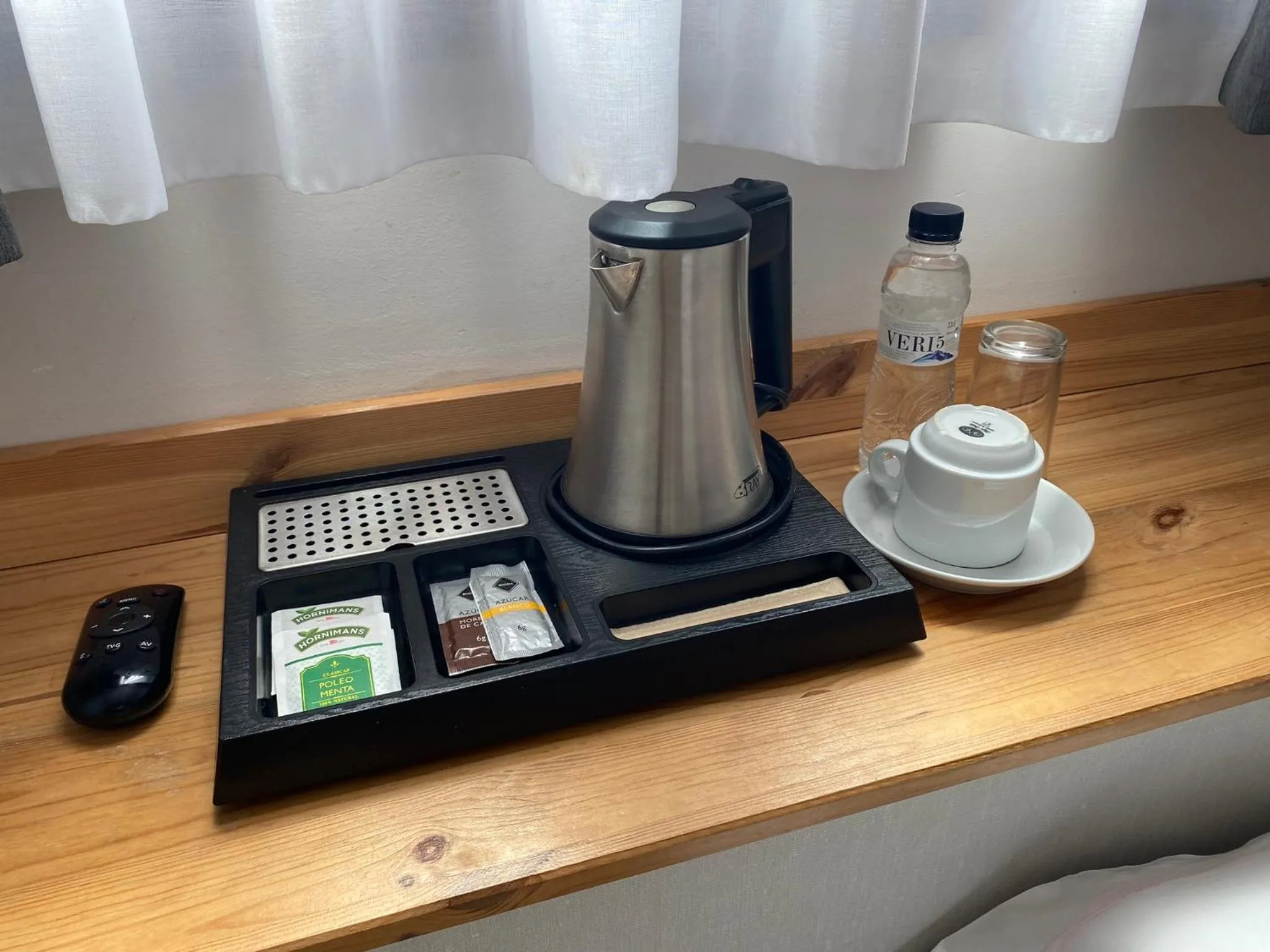 Coffee/tea facilities in Hotel Cantón