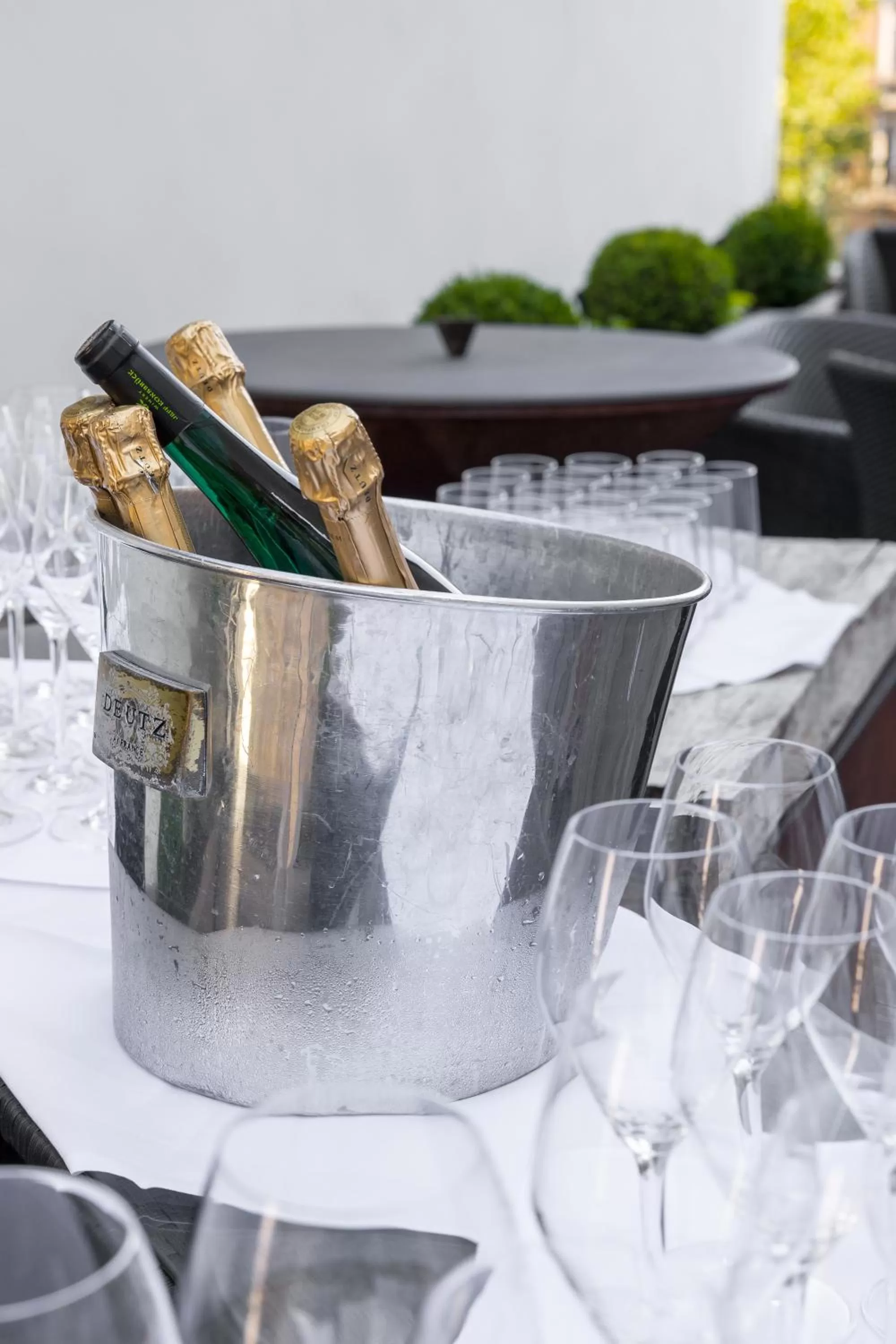 Restaurant/places to eat in Hotel Le Place d'Armes - Relais & Châteaux