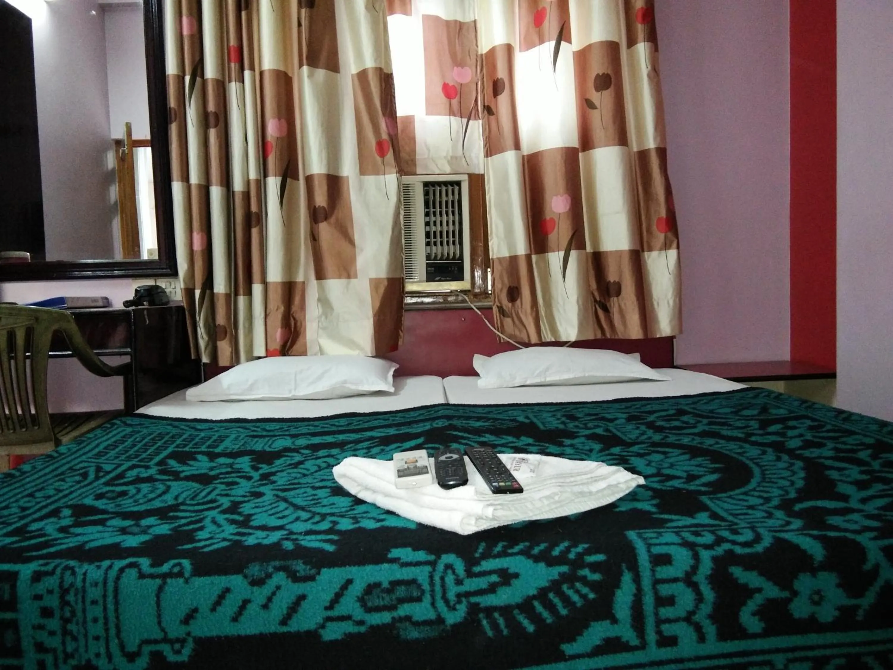 bunk bed, Bed in Hotel Mayur