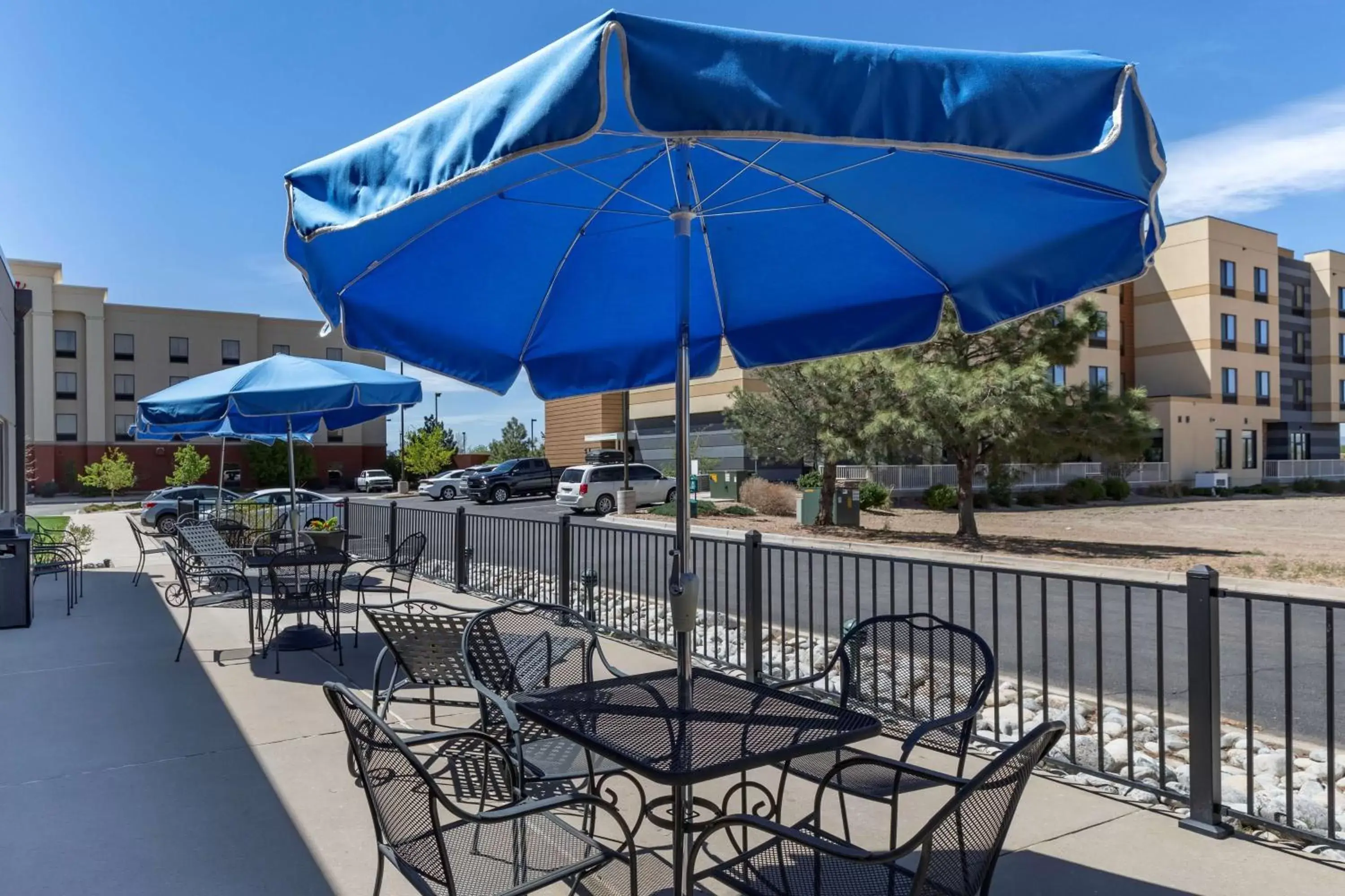 Property building in Best Western Brighton Inn Property building in Best Western Brighton Inn