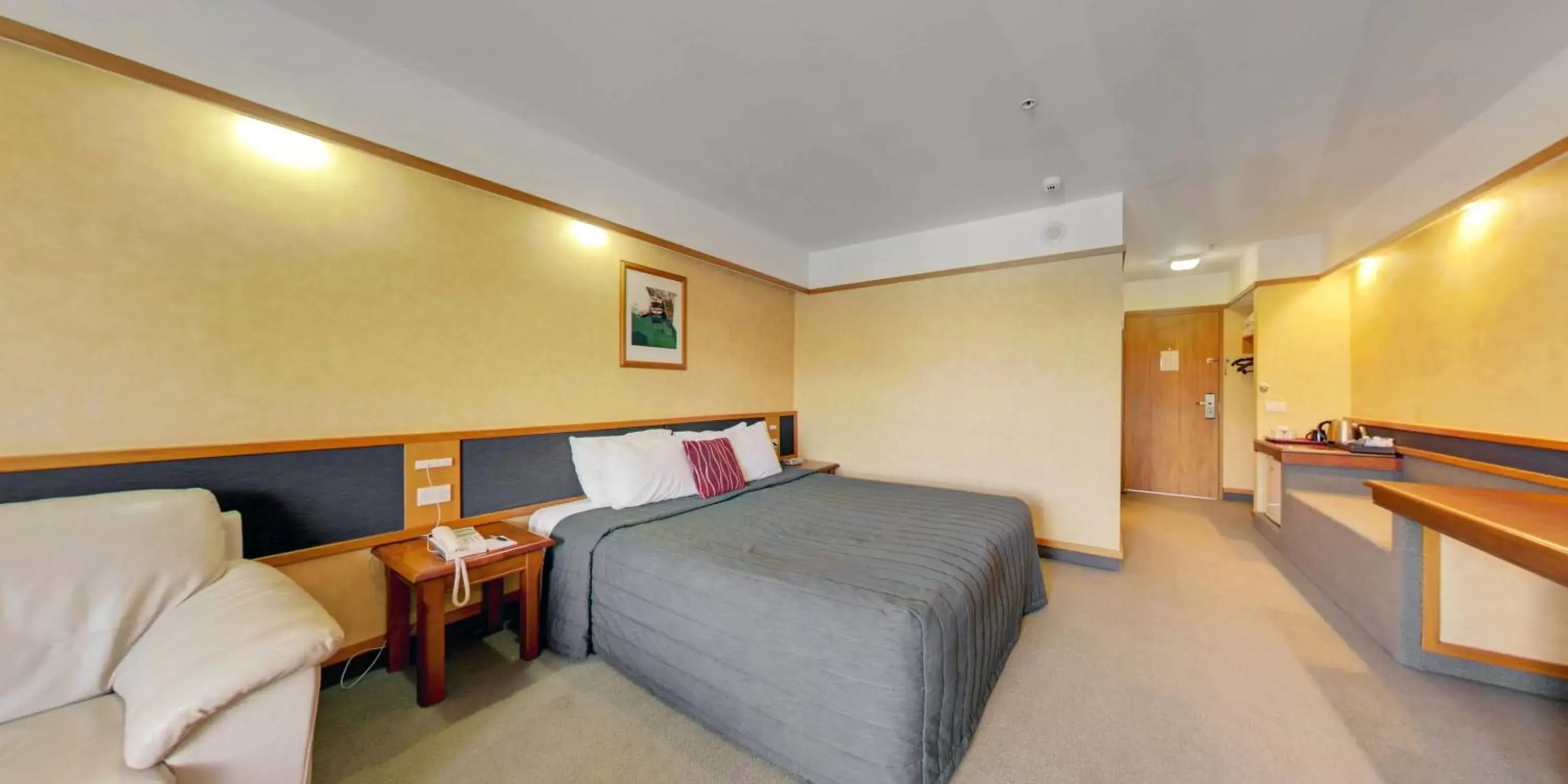 Bedroom, Bed in Distinction Whangarei Hotel & Conference Centre