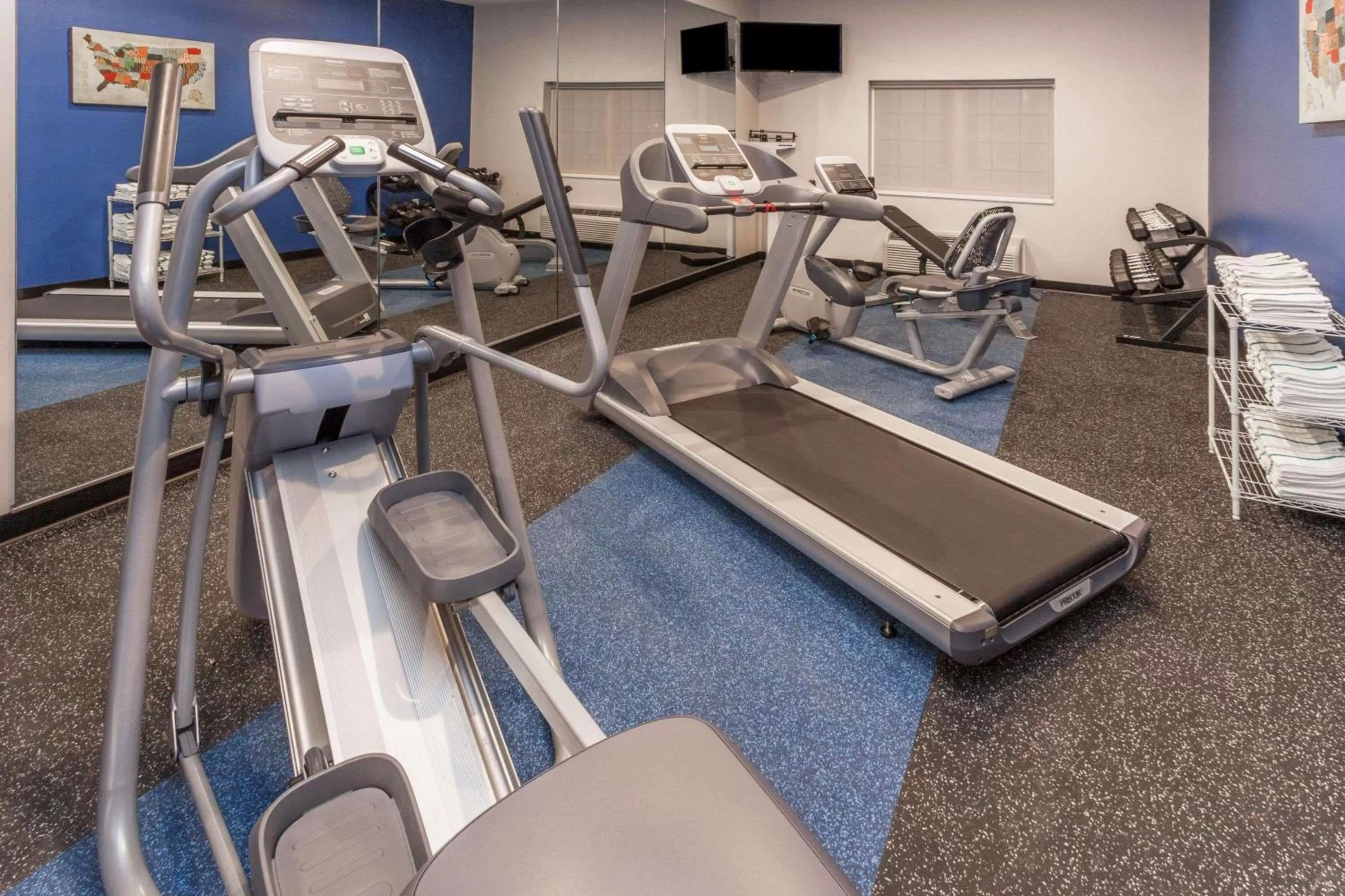 Fitness centre/facilities in Microtel Inn & Suites by Wyndham West Fargo Near Medical Center