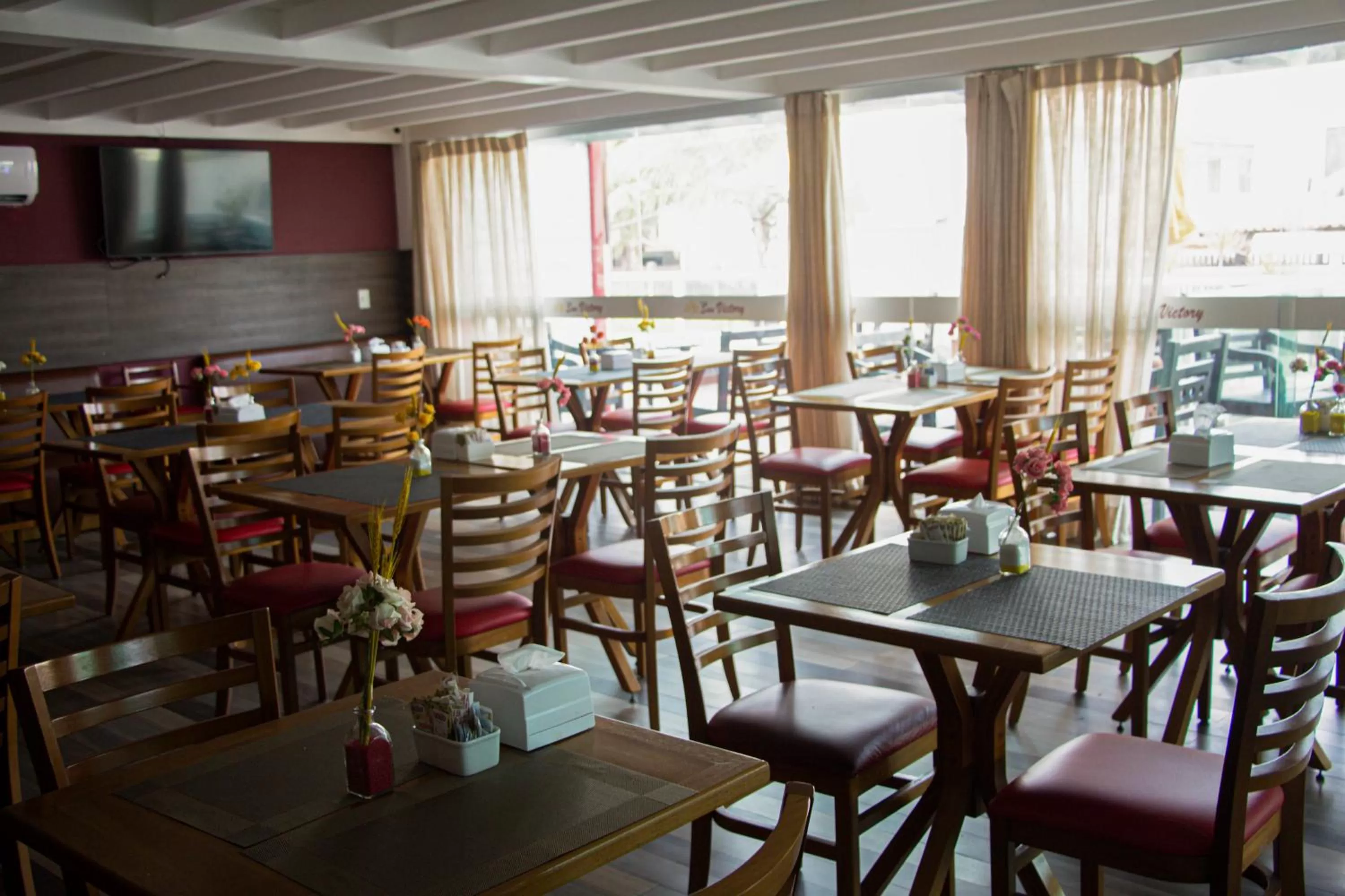 Restaurant/places to eat in Pousada SUN Victory