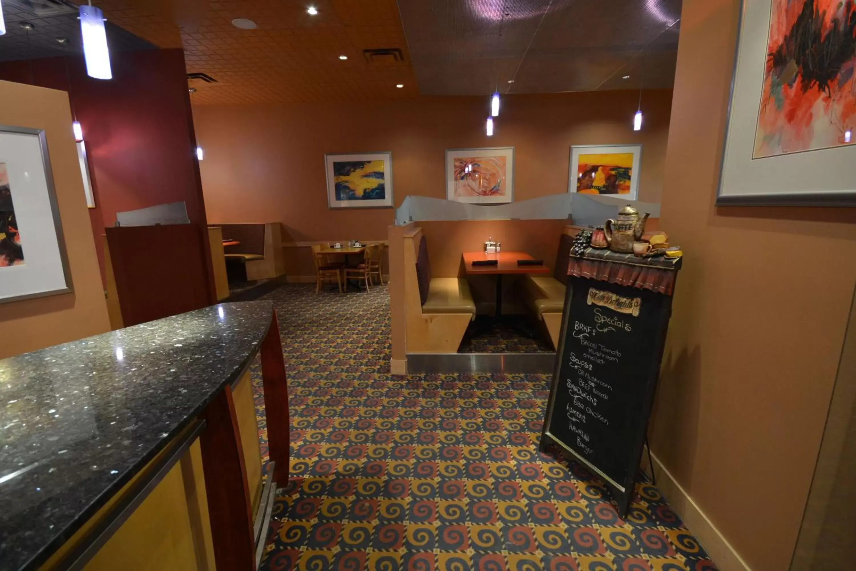 Restaurant/places to eat in Radisson Hotel & Suites Red Deer