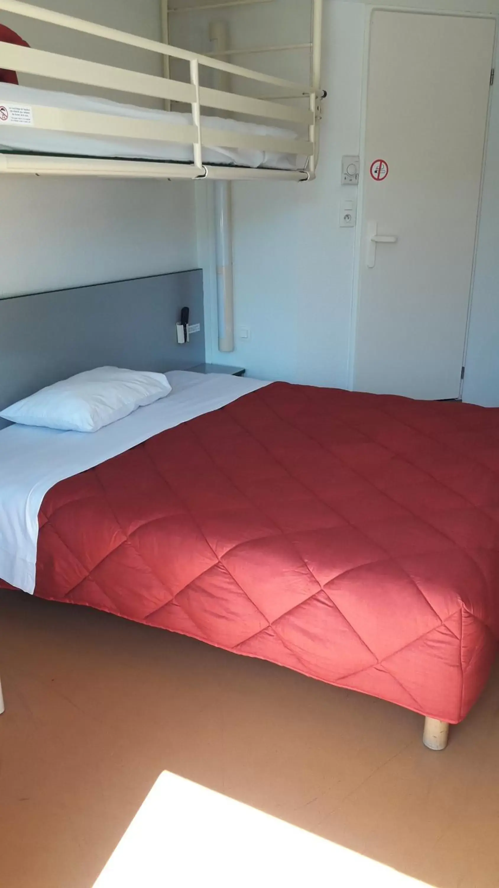 Bedroom, Bed in Premiere Classe Limoges Nord