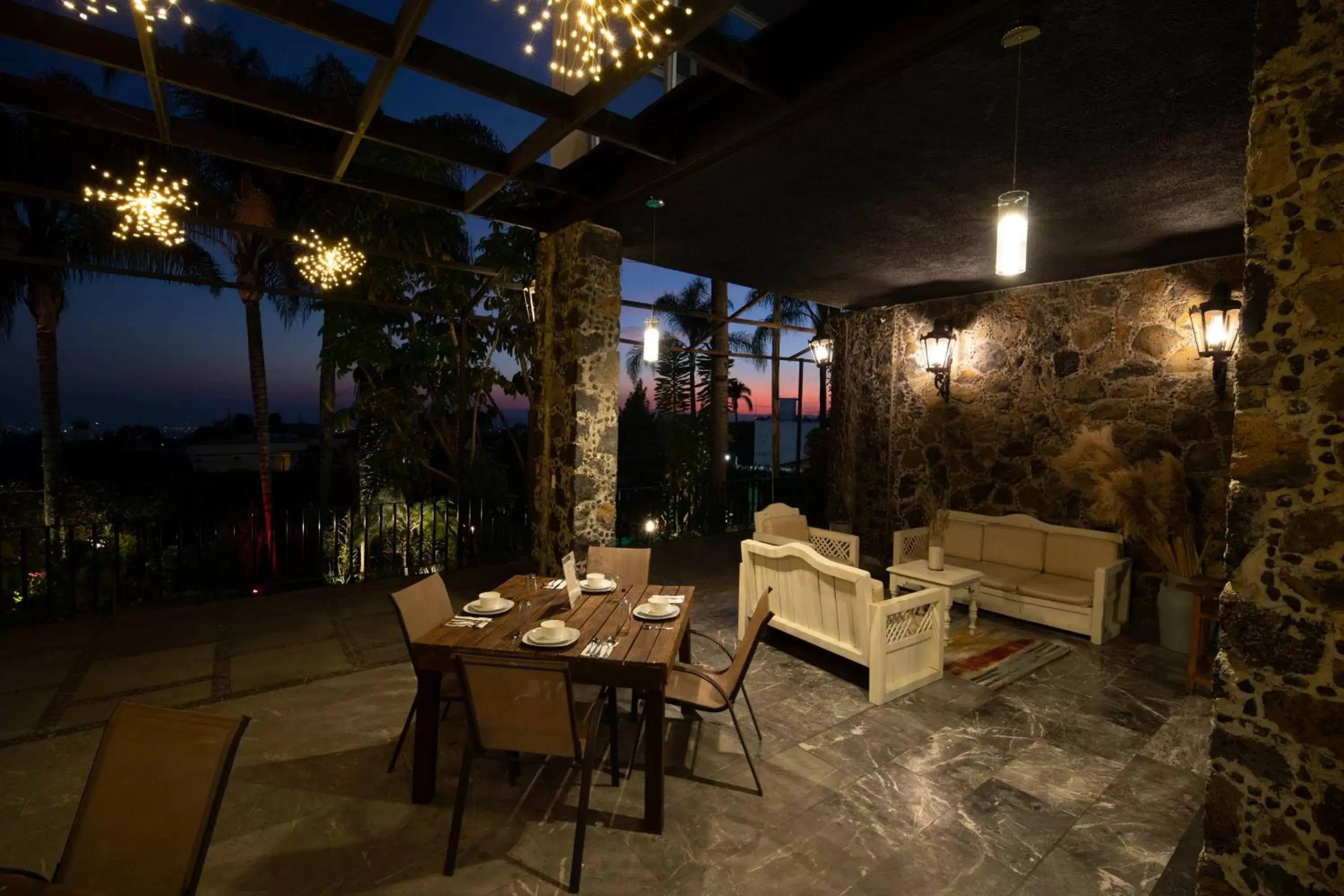 Seating area, Restaurant/Places to Eat in Hotel Grand Vista Cuernavaca