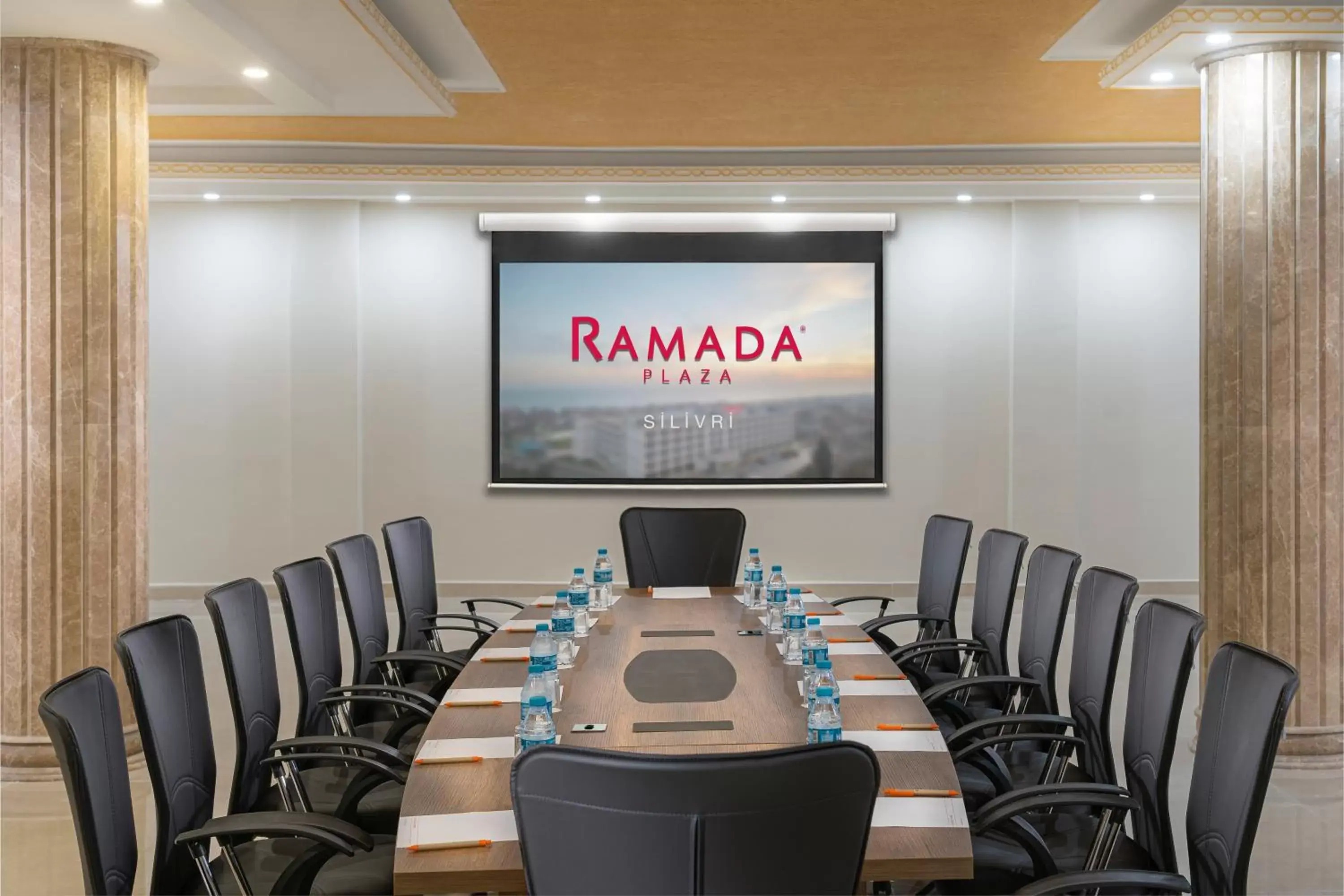 Meeting/conference room in Ramada Plaza by Wyndham Silivri