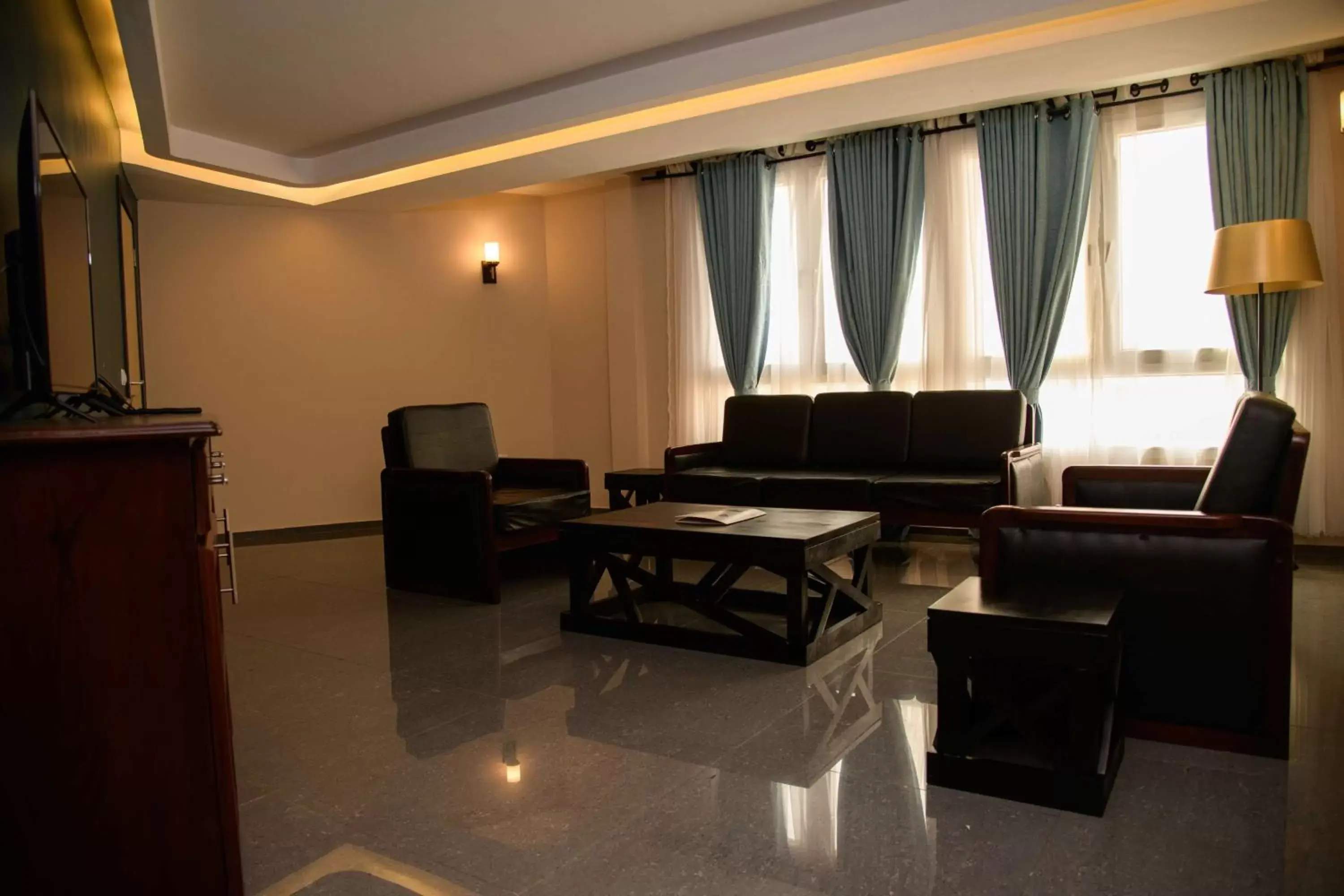 Photo of the whole room, Seating Area in Best Western Plus Soaho Douala Airport