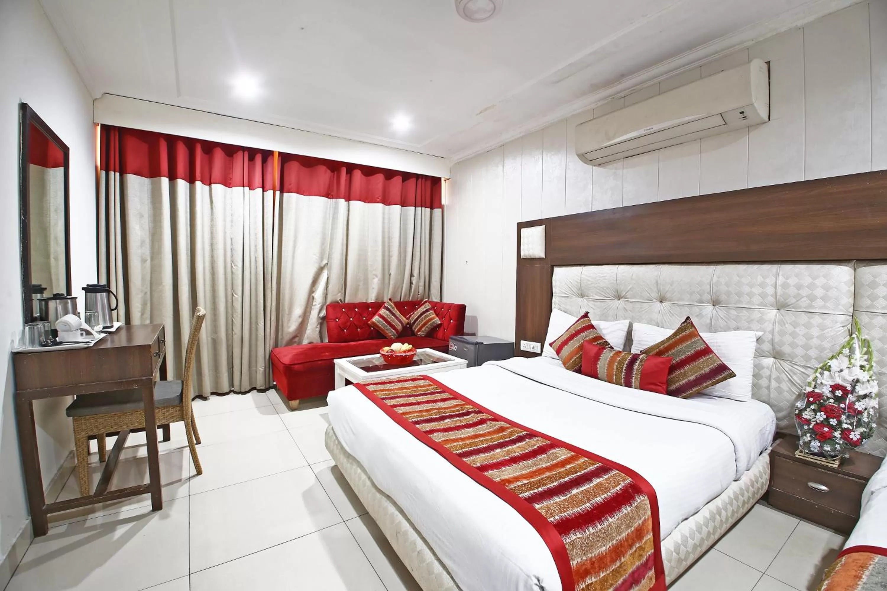 Photo of the whole room, Bed in Hotel Diamond Plaza