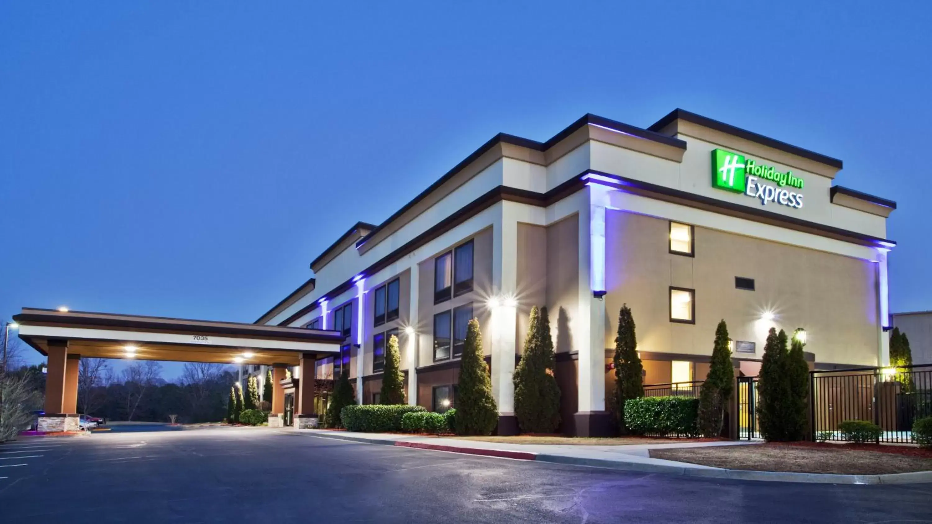 Property building in Holiday Inn Express Peachtree Corners-Norcross, an IHG Hotel