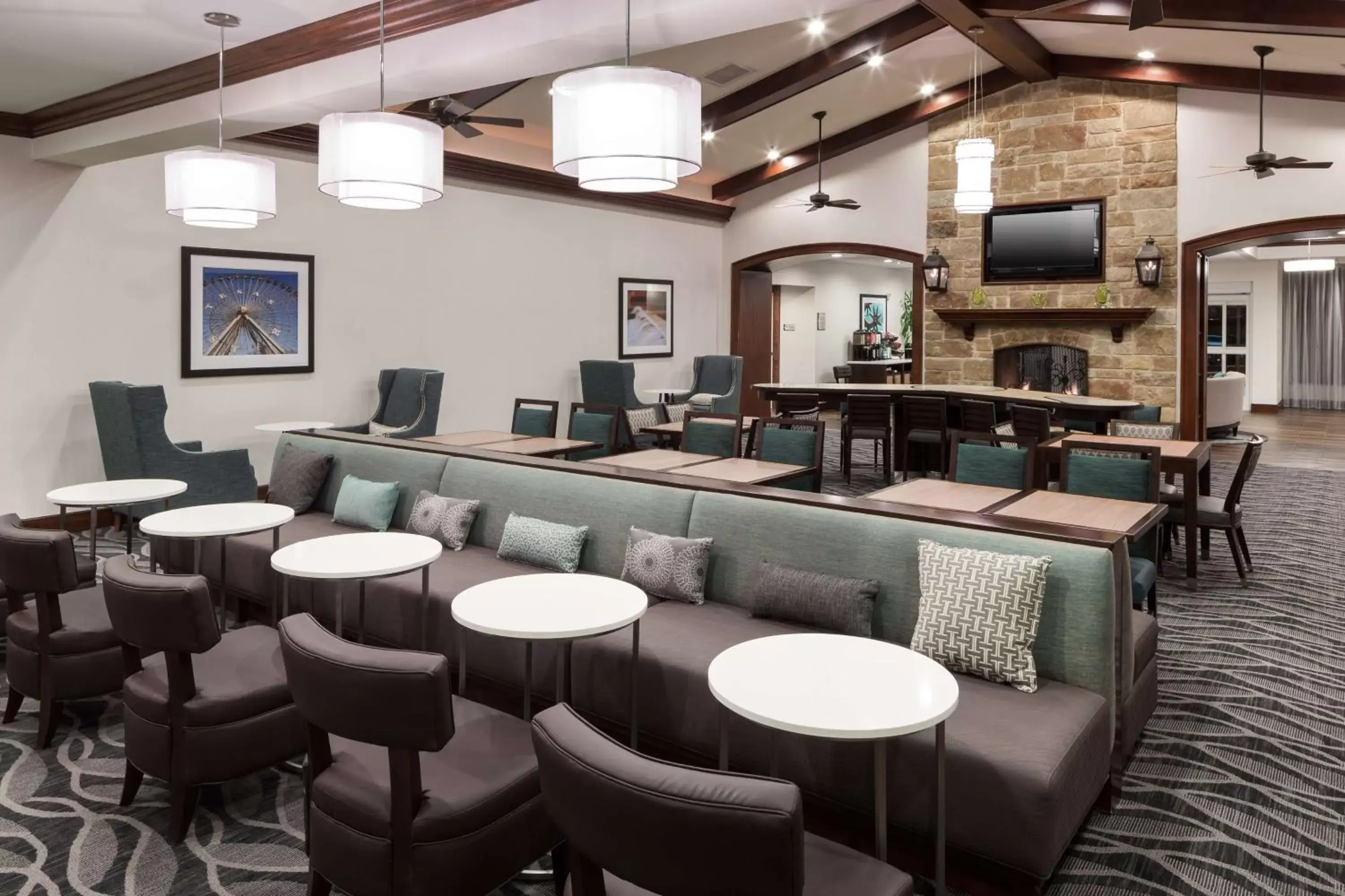 Lobby or reception, Lounge/Bar in Homewood Suites Denton