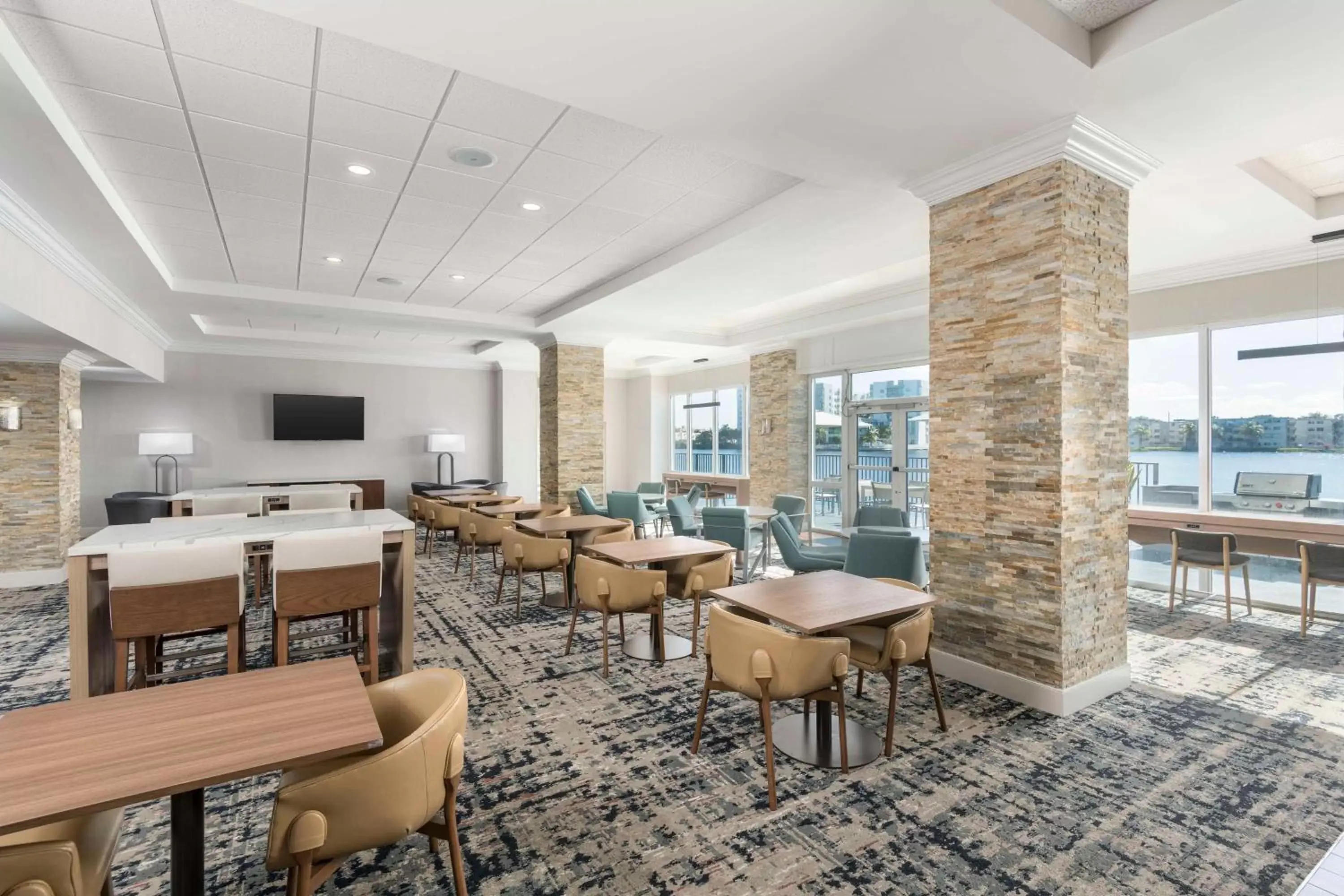 Lobby or reception, Restaurant/Places to Eat in Homewood Suites Miami Airport/Blue Lagoon