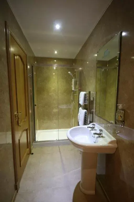 Bathroom in The Clachan B&B