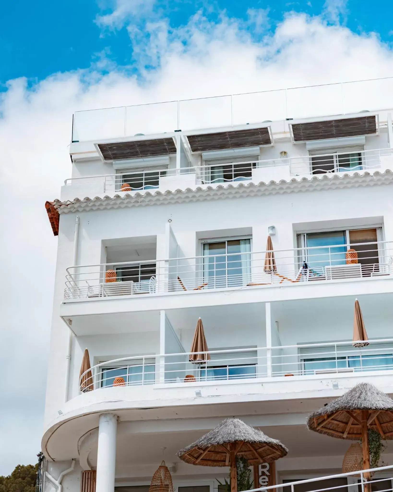 Property Building in Hotel de La Plage - Mahogany