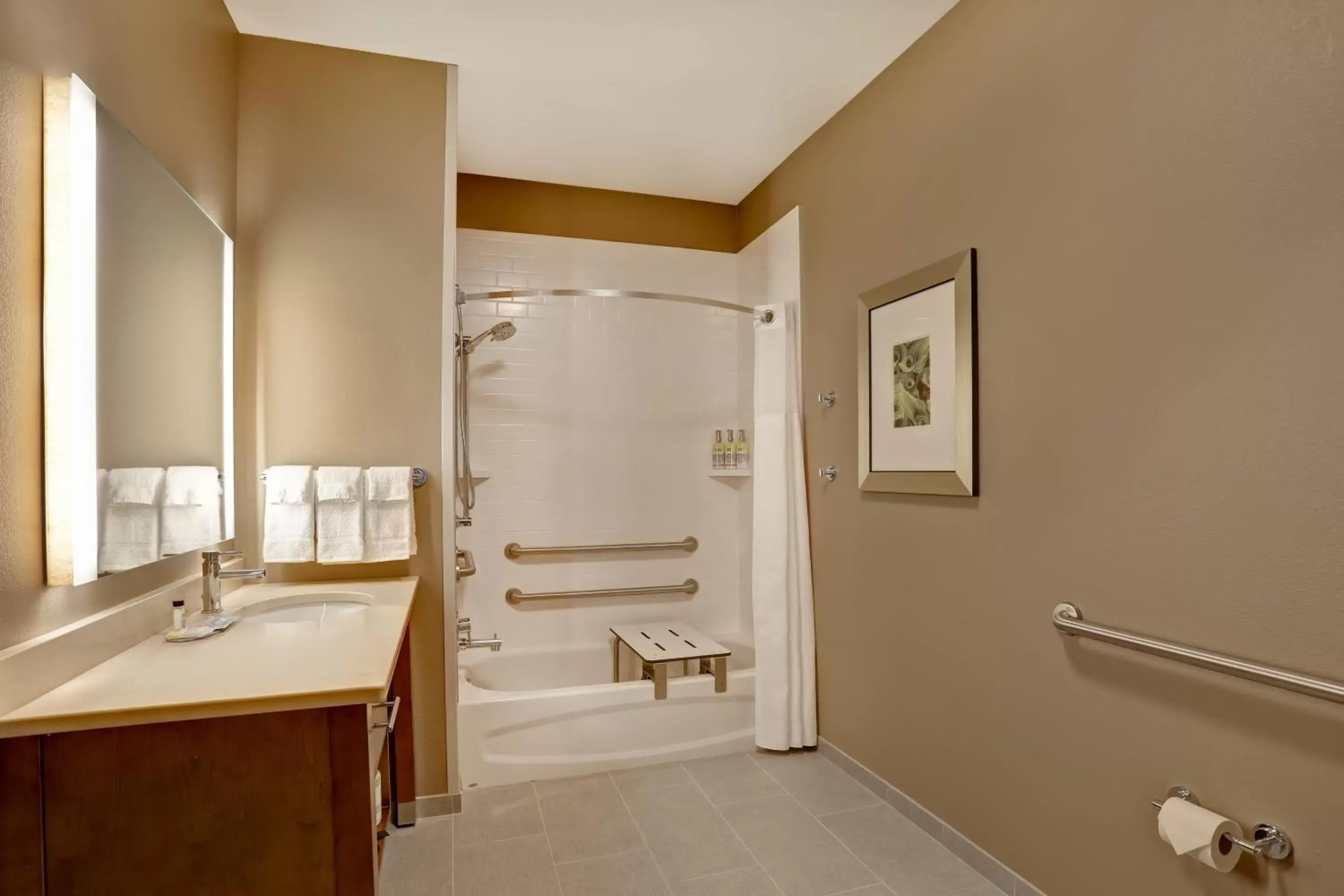 Photo of the whole room, Bathroom in Staybridge Suites - Overland Park - Kansas City S, an IHG Hotel