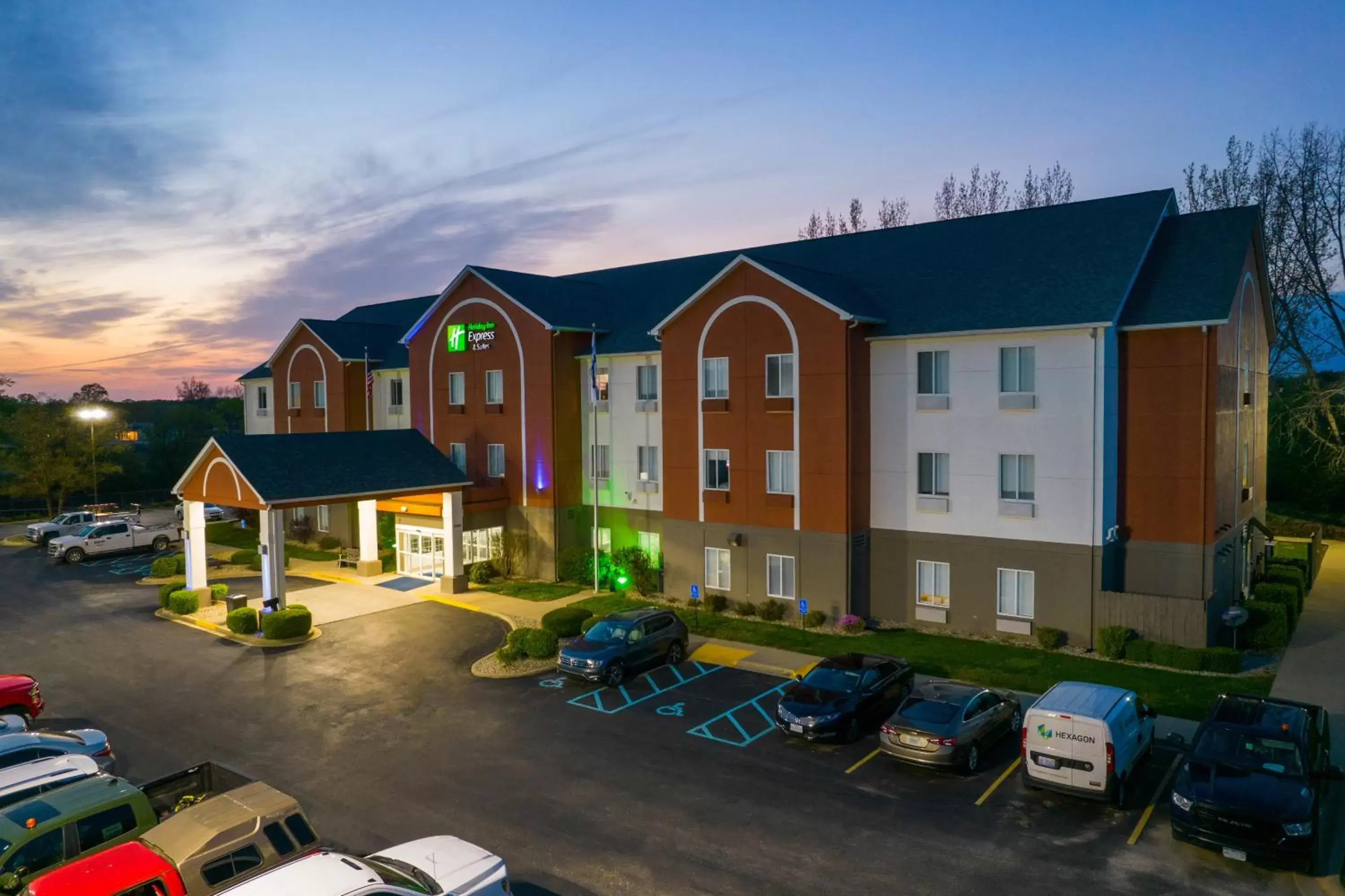 Property Building in Holiday Inn Express Hotel & Suites Bedford, an IHG Hotel