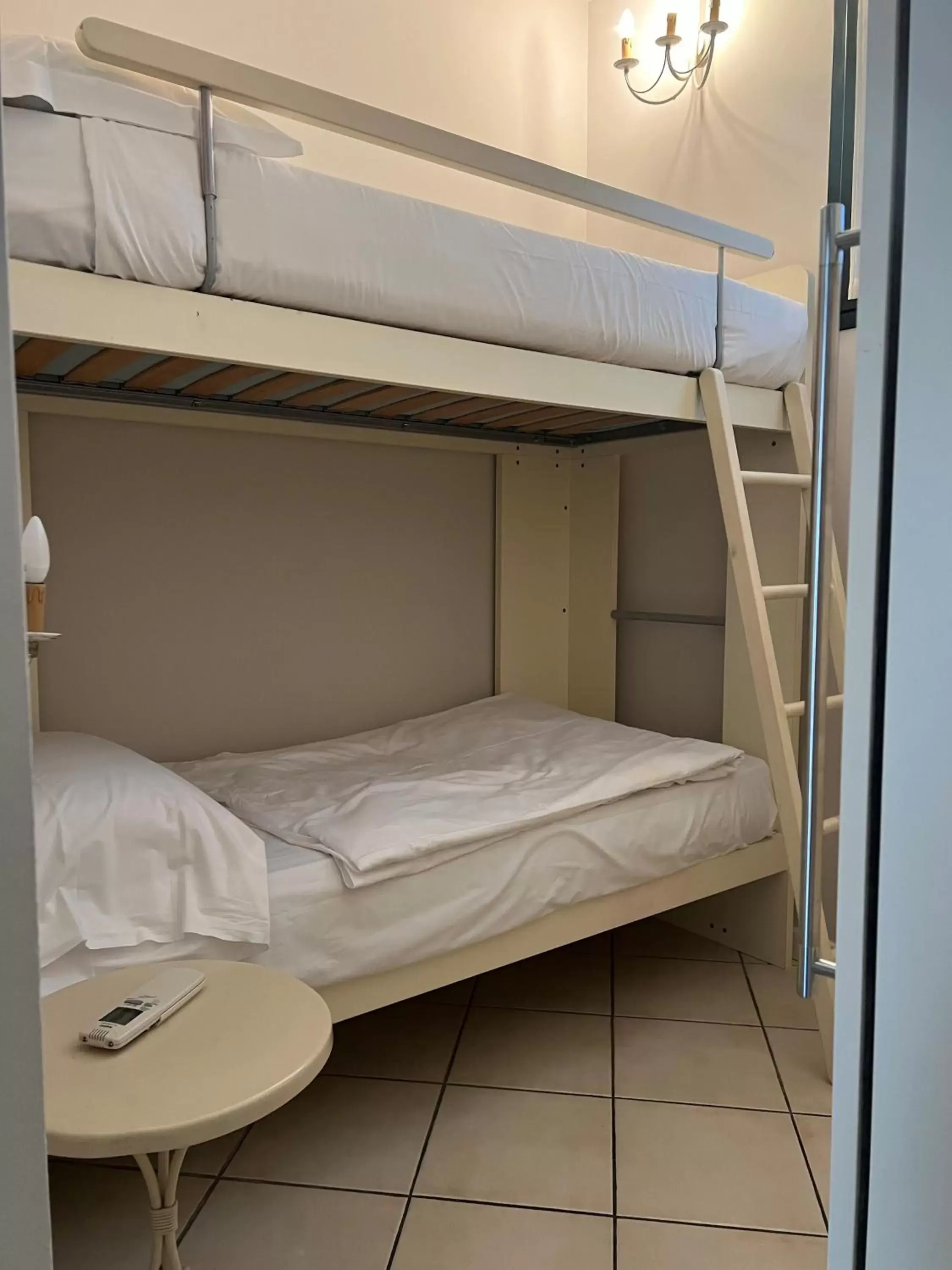 Bed, Bunk Bed in Le Terrazze sul Lago Hotel & Residence