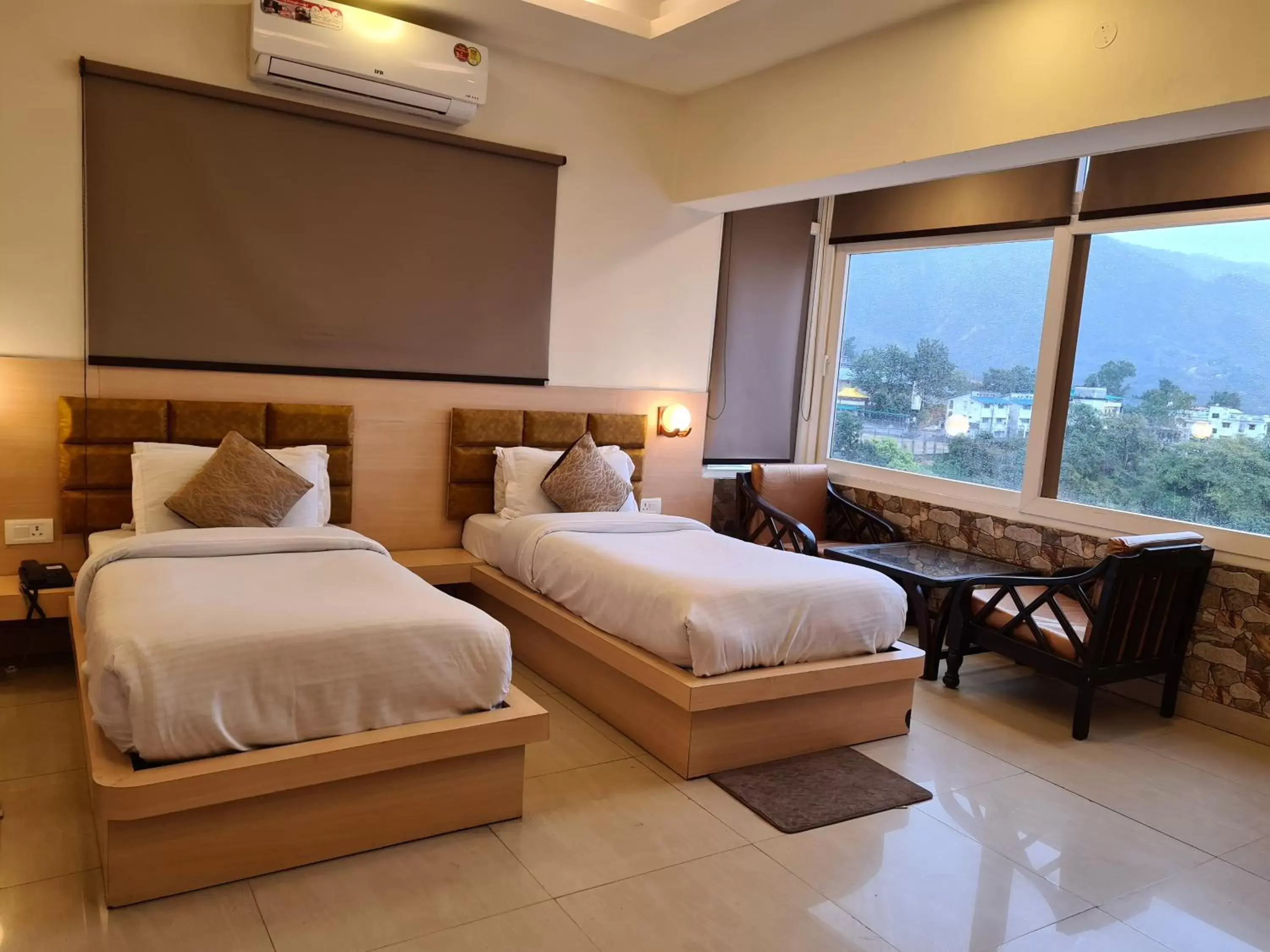 Bedroom, Bed in Hotel Rajpur Heights