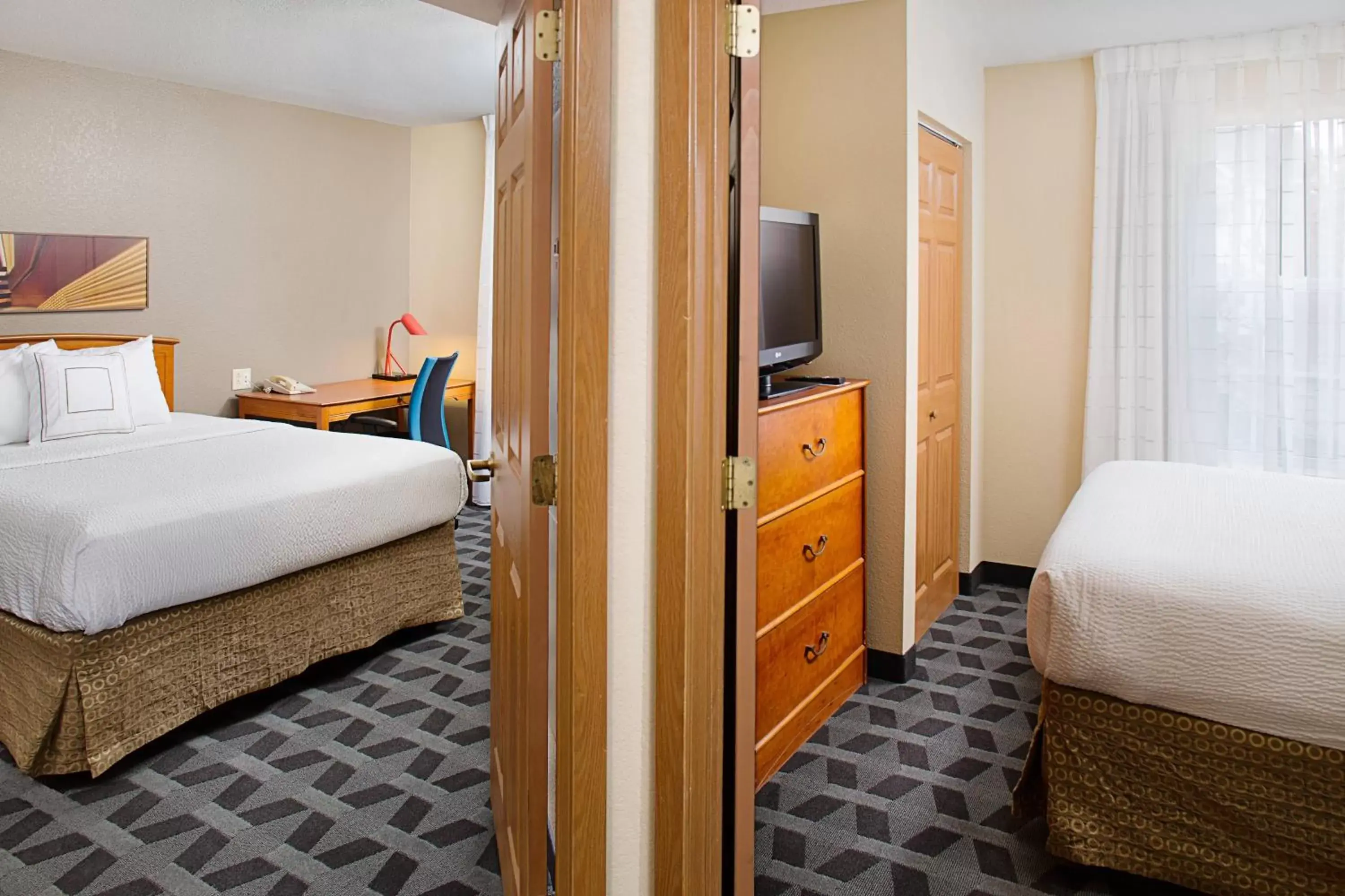 Bedroom, Bed in TownePlace Suites Philadelphia Horsham