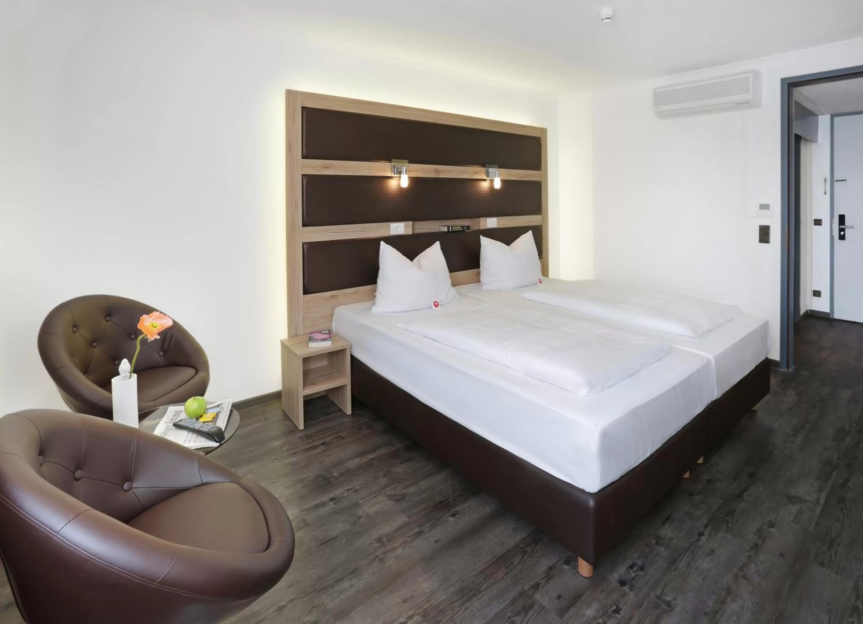 Photo of the whole room, Bed in Michel Hotel Landshut Kaiserhof