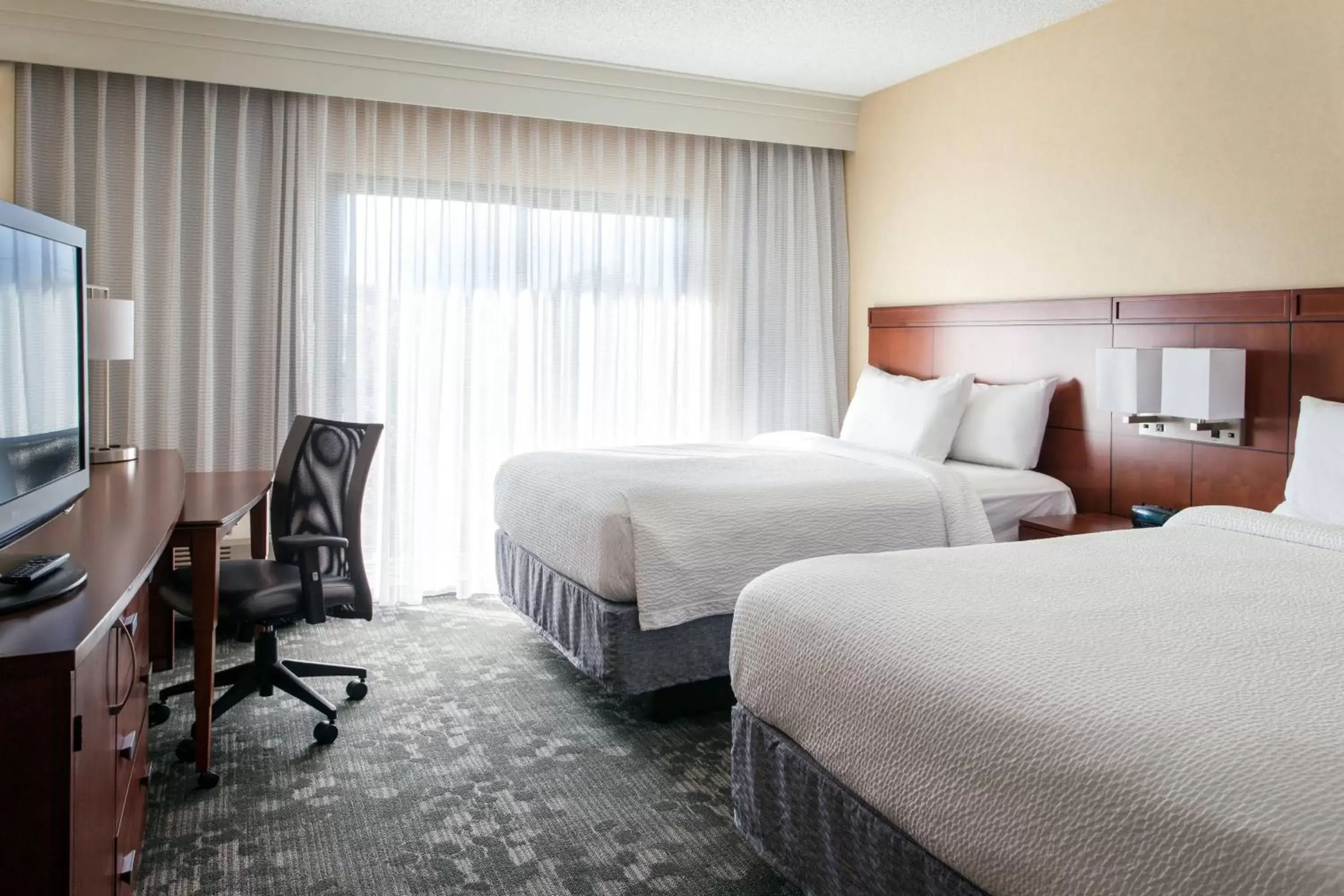 Photo of the whole room, Bed in Courtyard by Marriott Phoenix North
