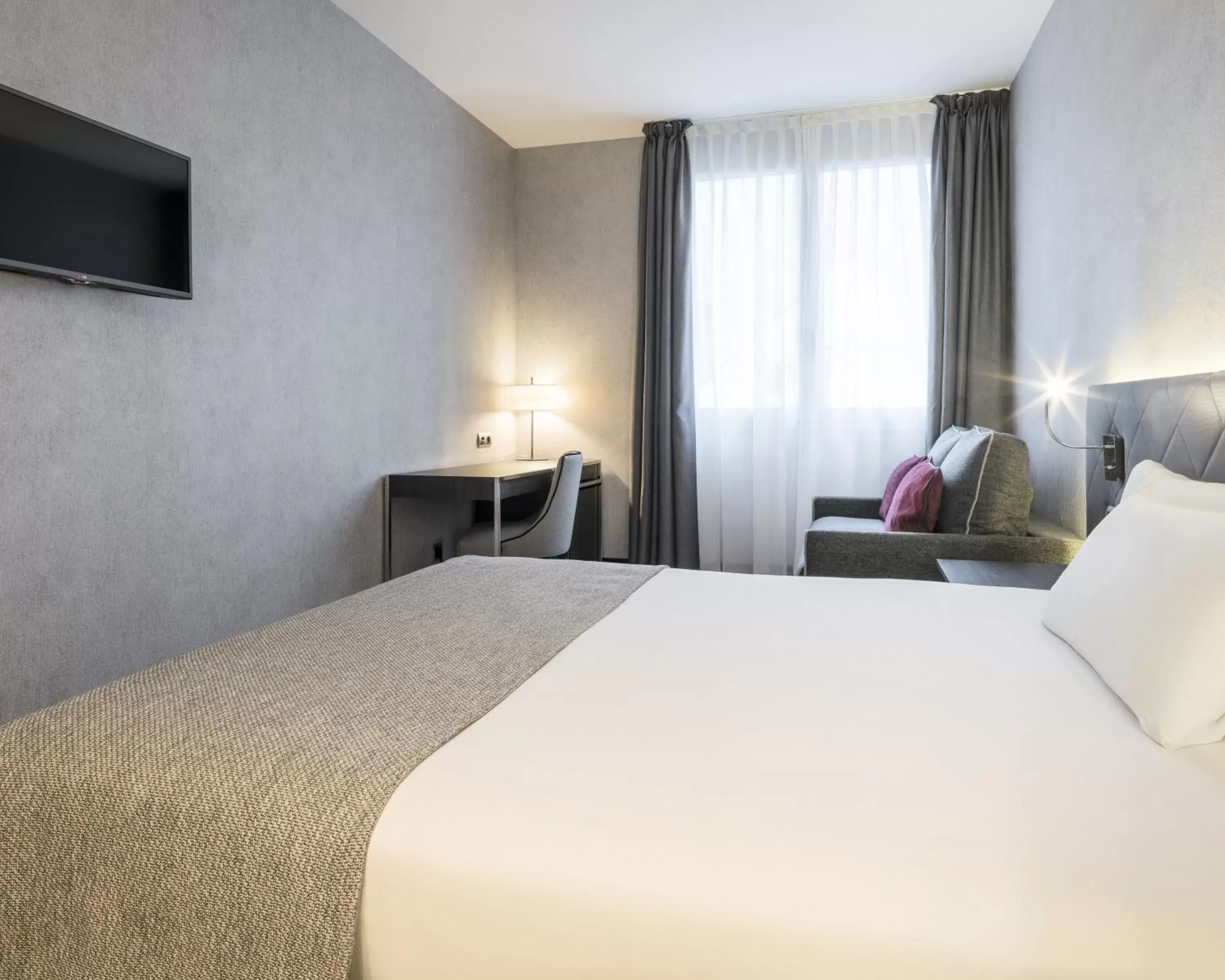 Photo of the whole room, Bed in Ilunion Bel-Art Photo of the whole room, Bed in Ilunion Bel-Art