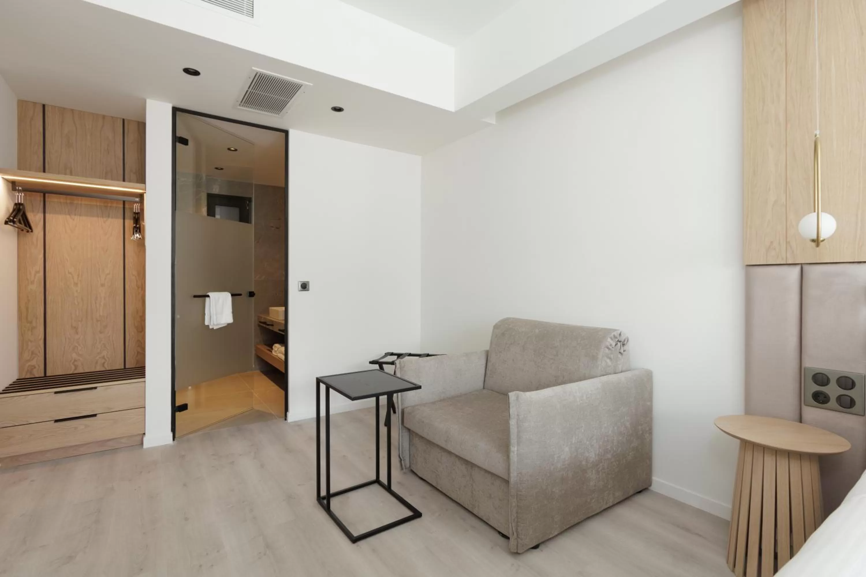 Seating area in Hilton Garden Inn Athens Syggrou Avenue