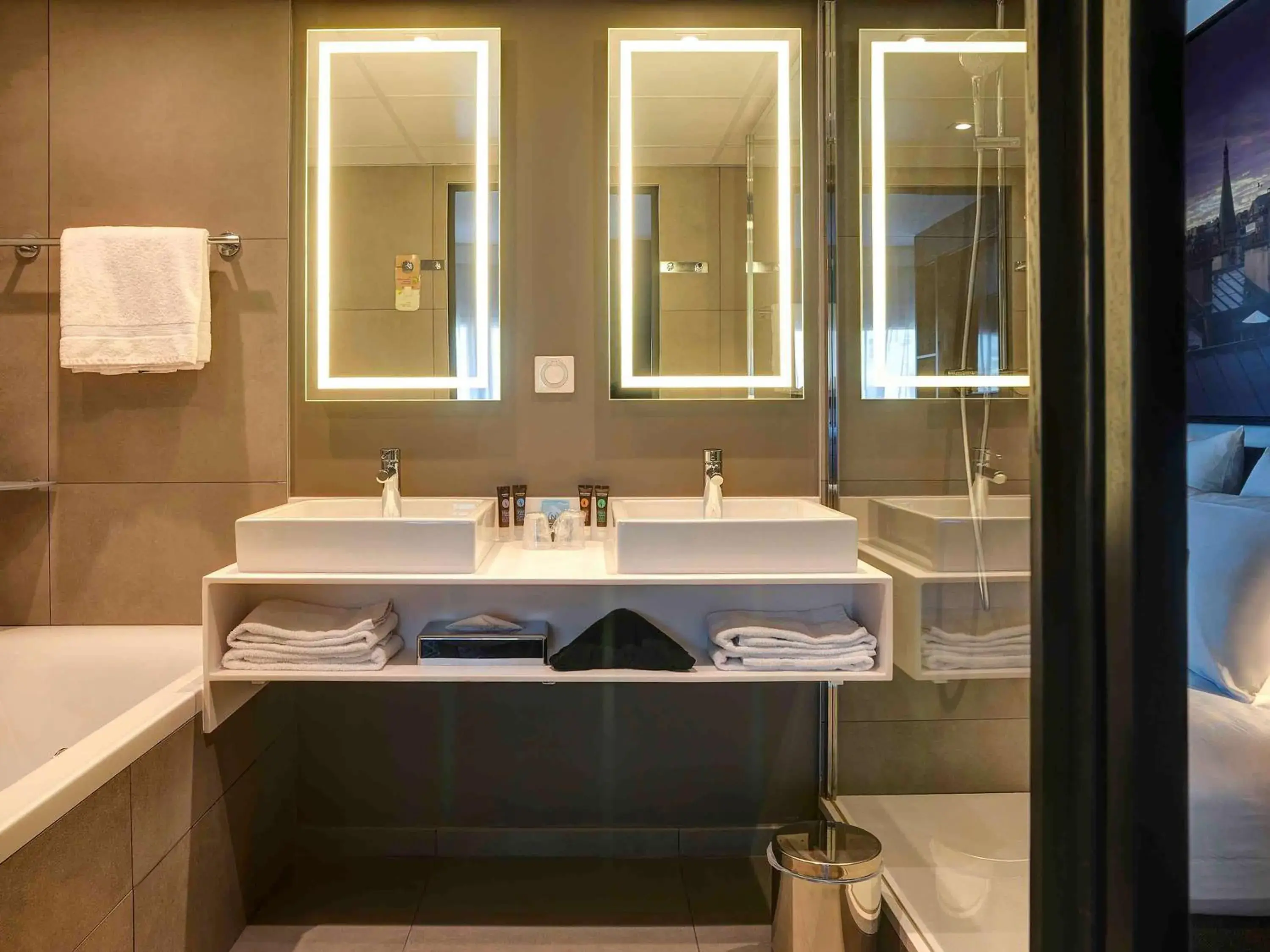 Photo of the whole room, Bathroom in Novotel Paris 14 Porte d'Orléans