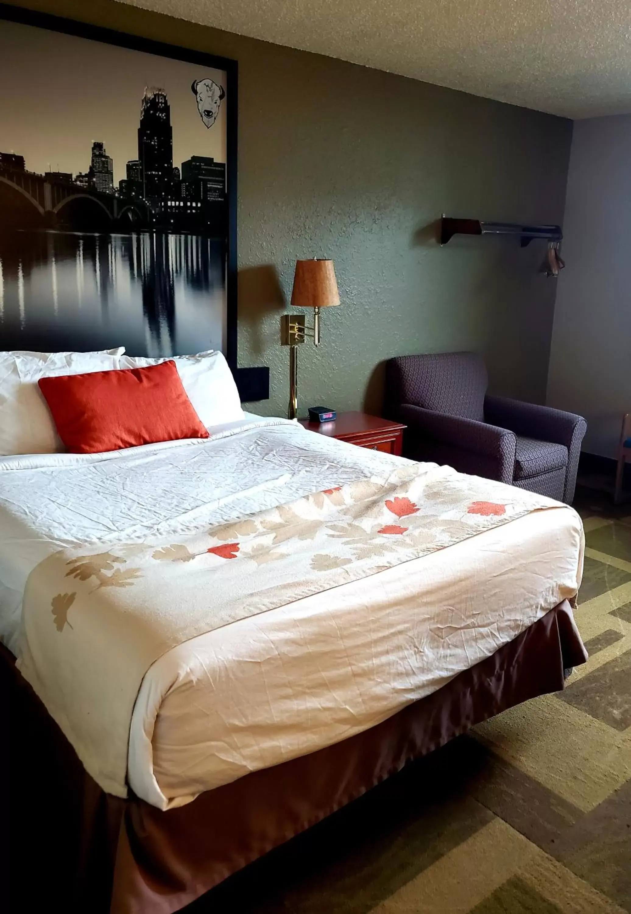 Bedroom, Bed in Bison Plains Lodge