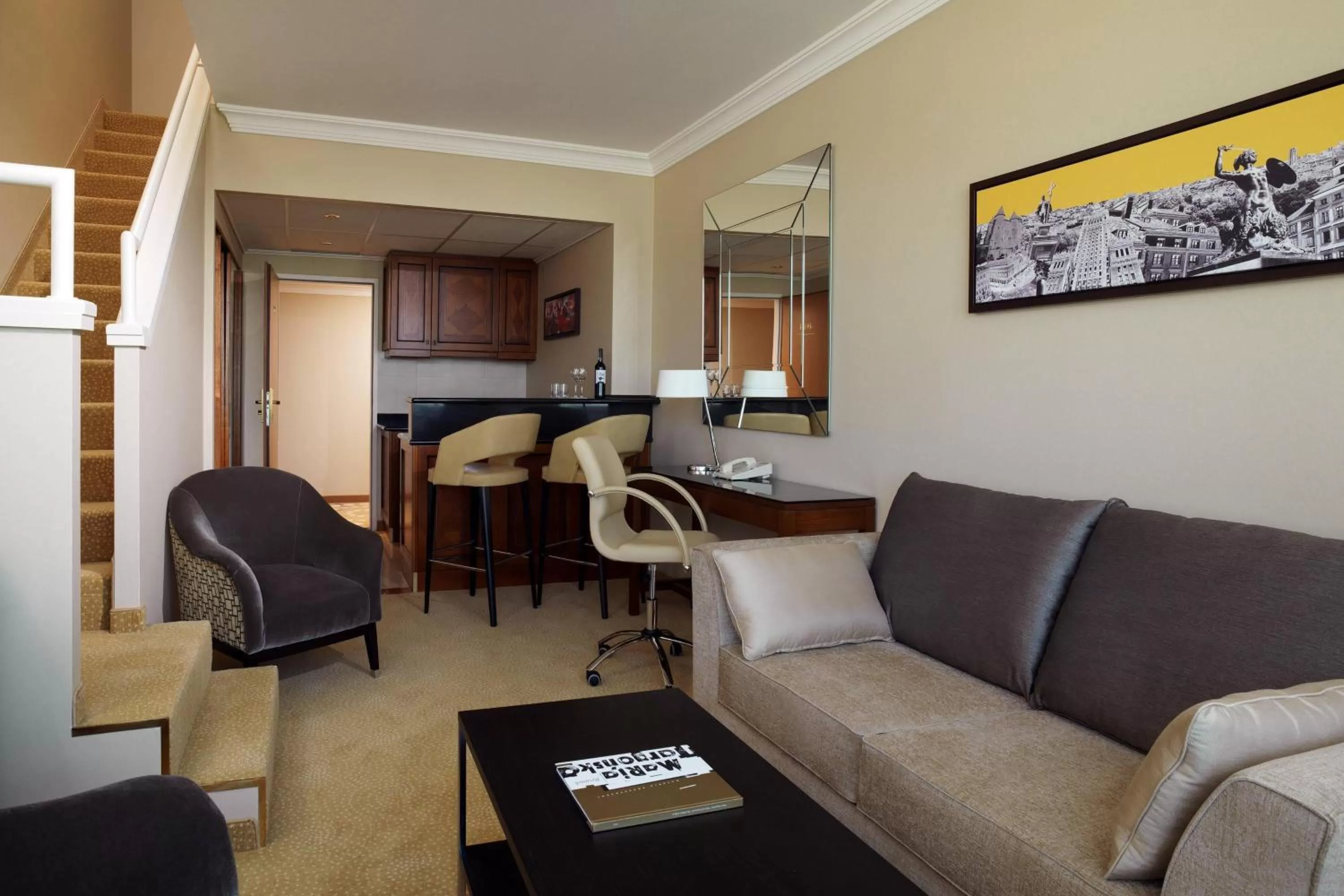 Living room, Seating Area in Warsaw Marriott Hotel