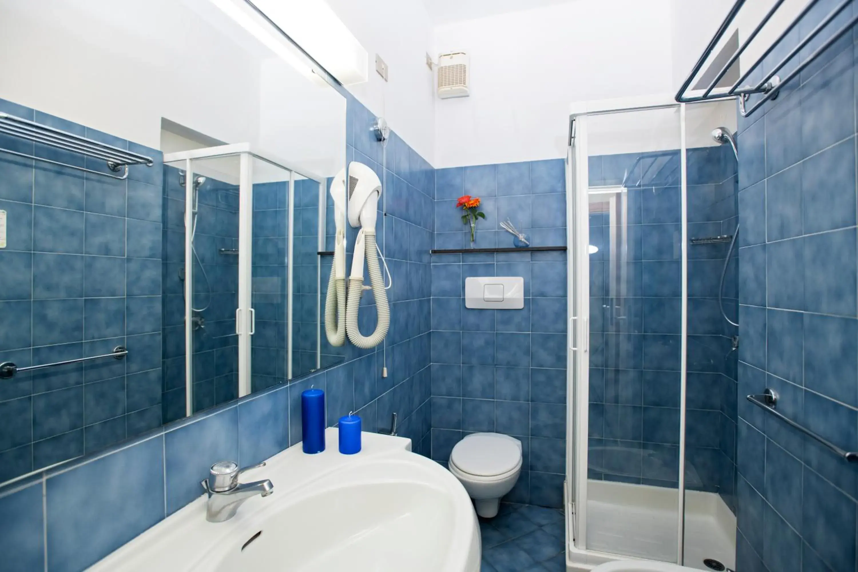 Shower, Bathroom in Hotel L'Approdo