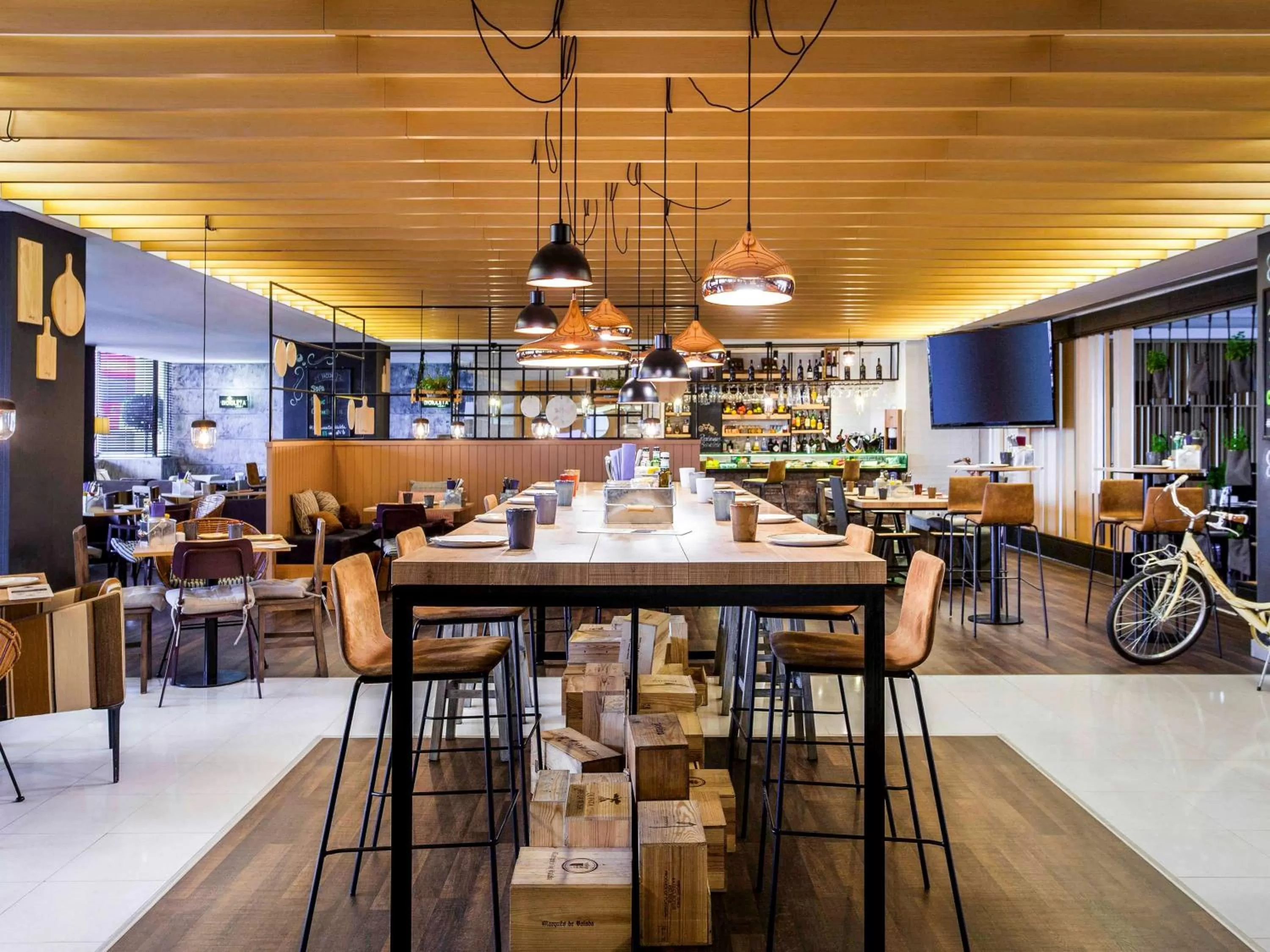 Restaurant/places to eat in Novotel Lisboa