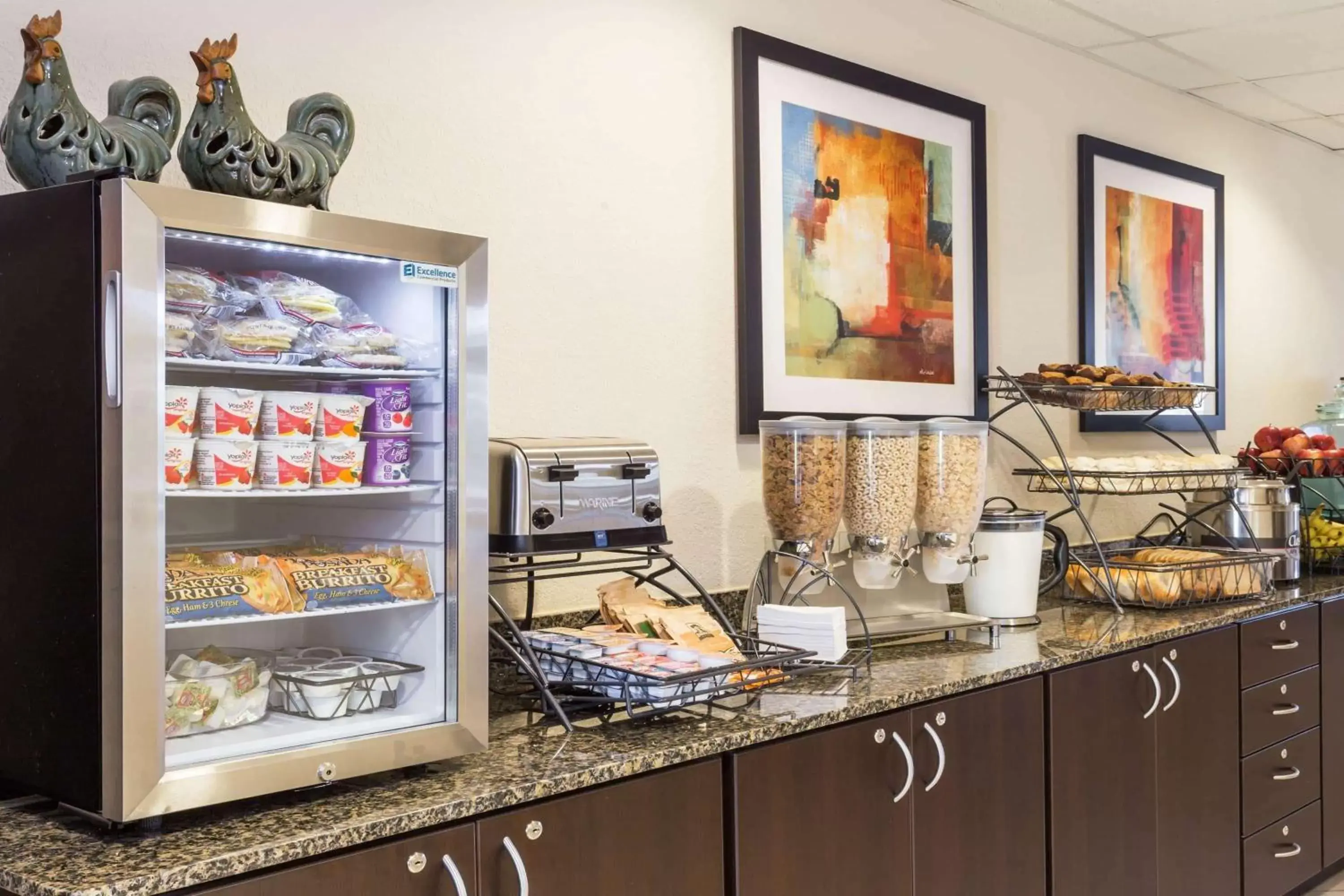 Restaurant/places to eat in Microtel Inn & Suites by Wyndham Spring Hill/Weeki Wachee