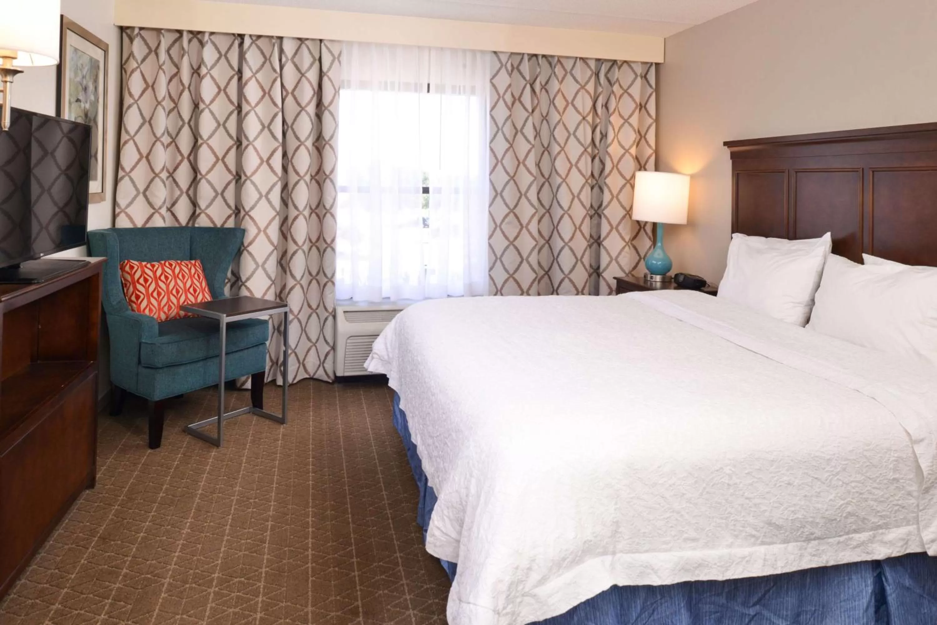 Bed in Hampton Inn & Suites Pueblo-Southgate