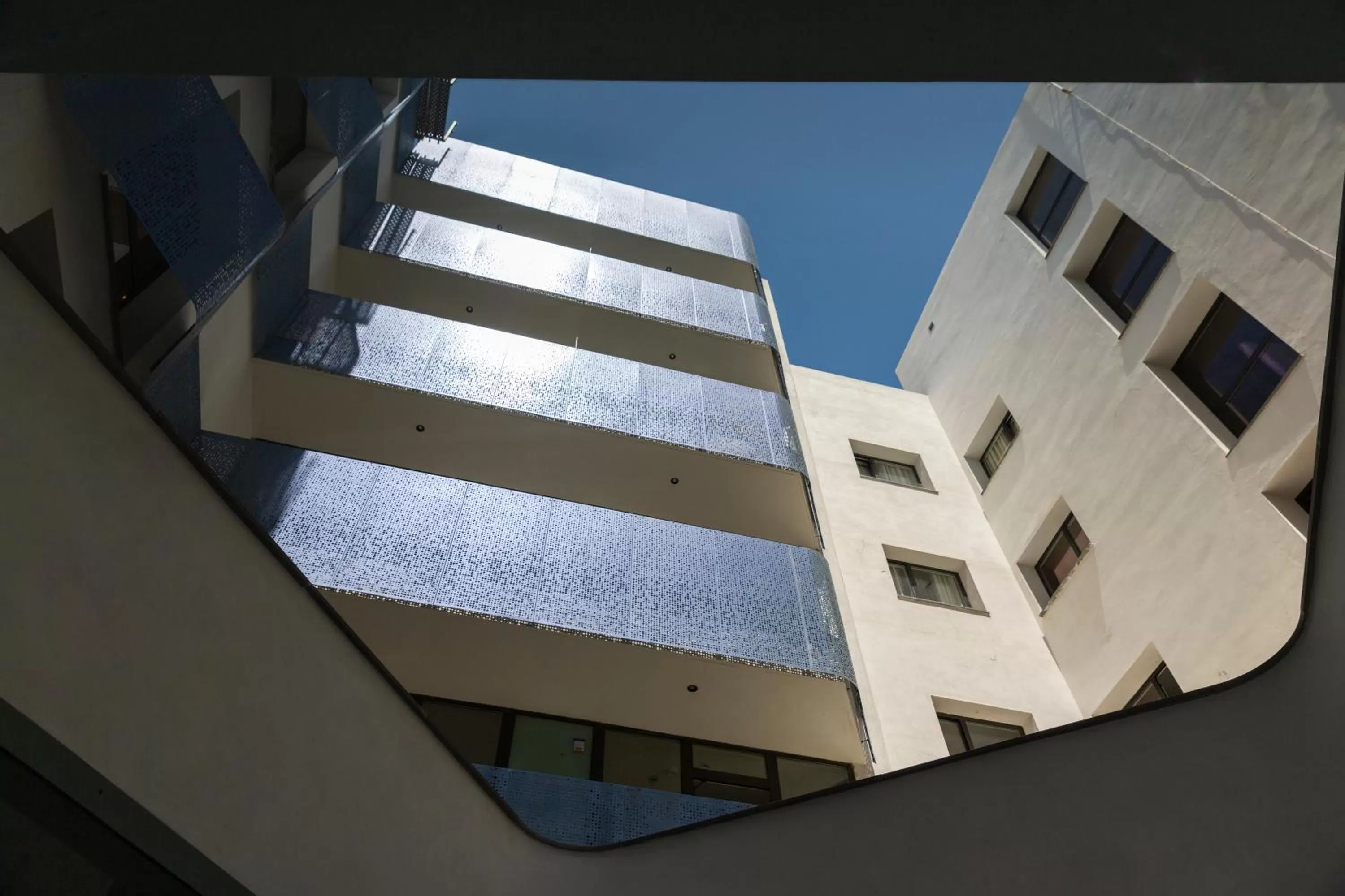Inner courtyard view in Hotel Macià Sevilla Kubb