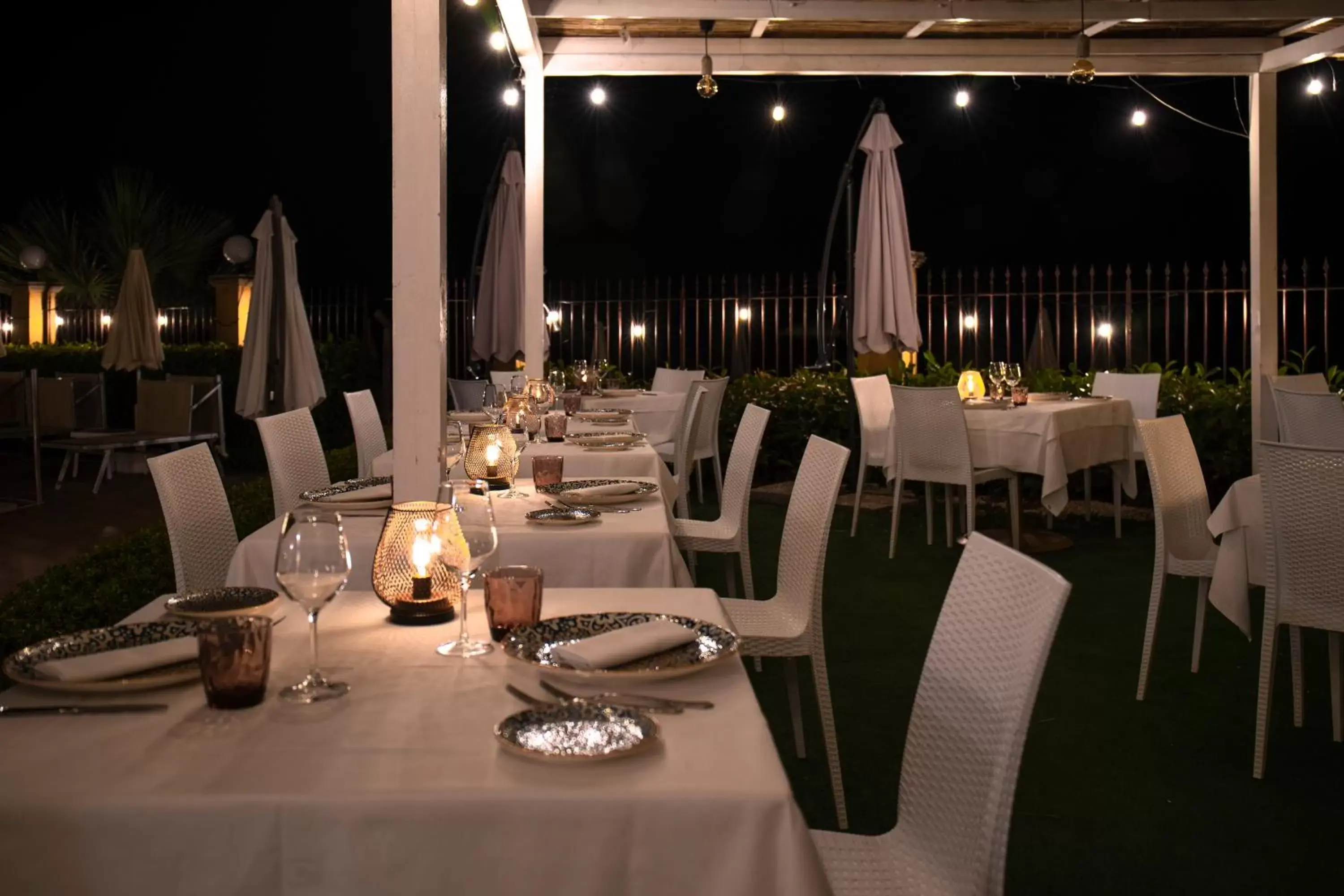 Restaurant/Places to Eat in Hotel Villa Romana