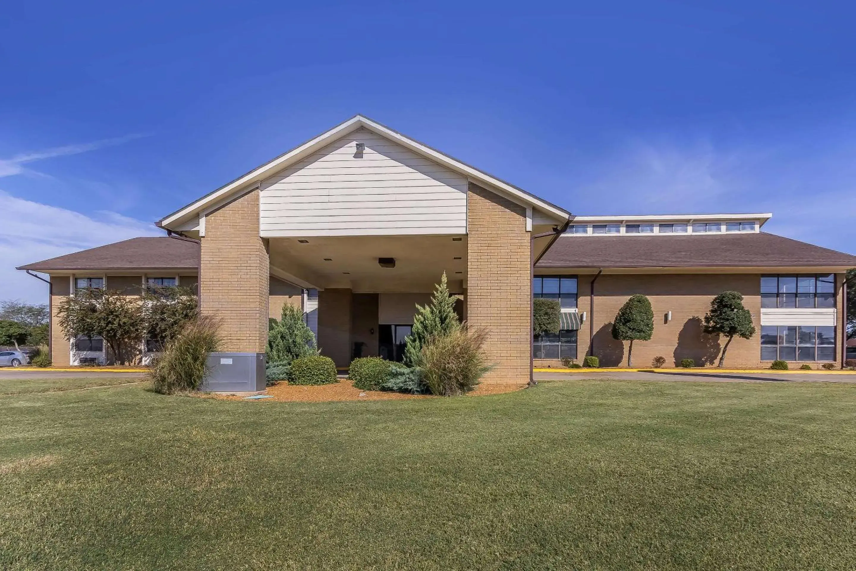 Property building in Quality Inn & Suites Stuttgart North Property building in Quality Inn & Suites Stuttgart North