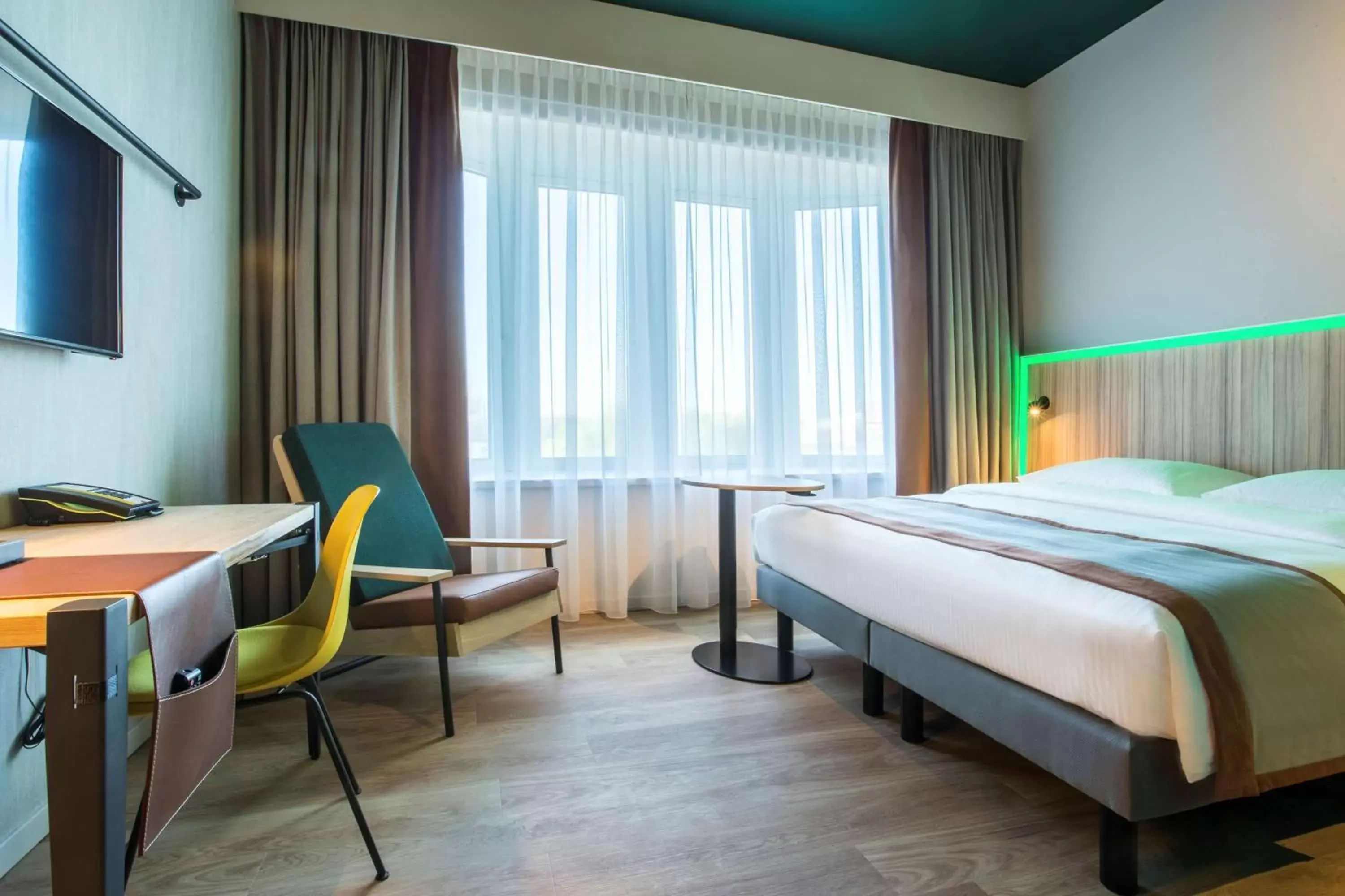 Photo of the whole room, Bed in Park Inn By Radisson Brussels Airport