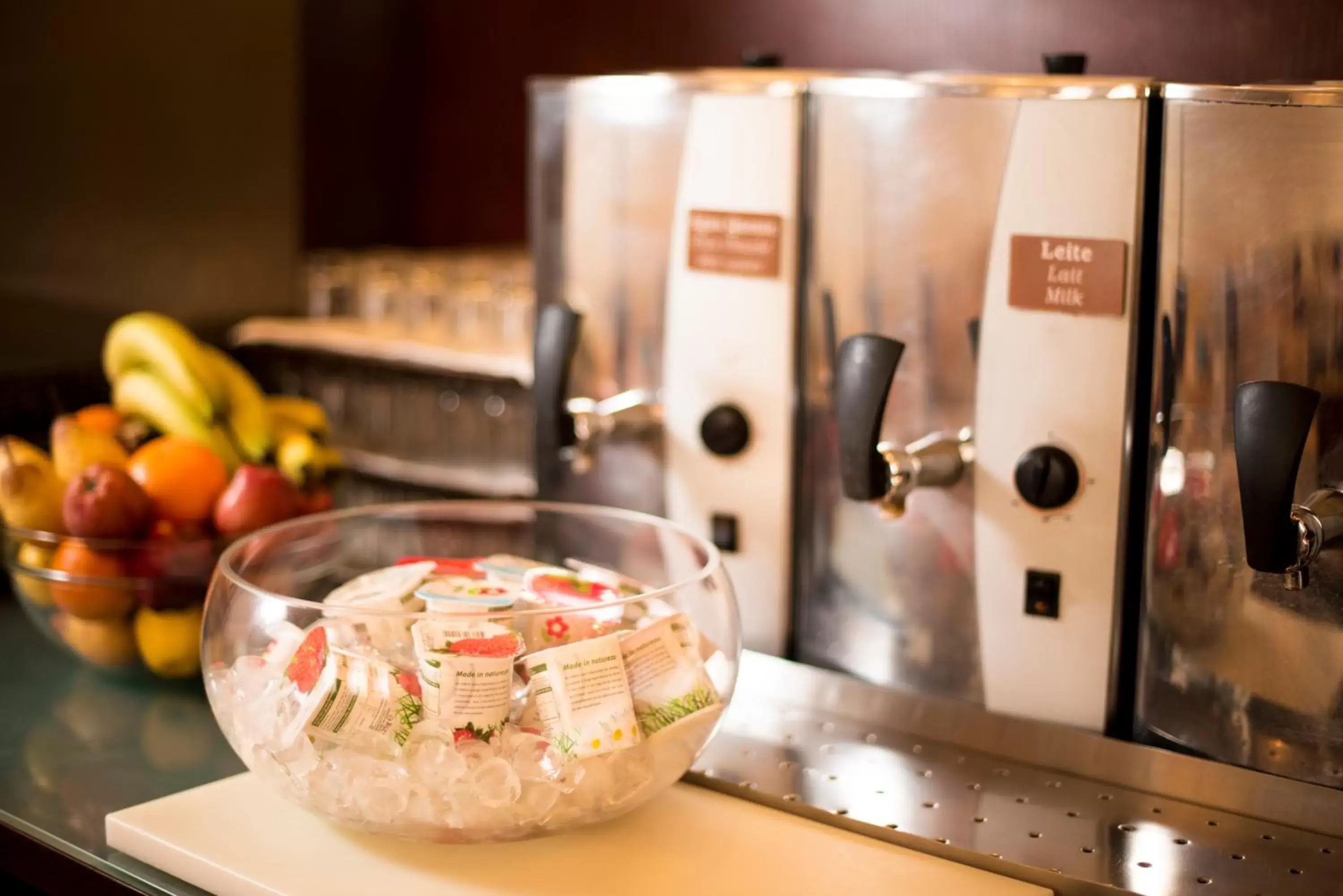 Food and drinks in Hotel Aliados Food and drinks in Hotel Aliados