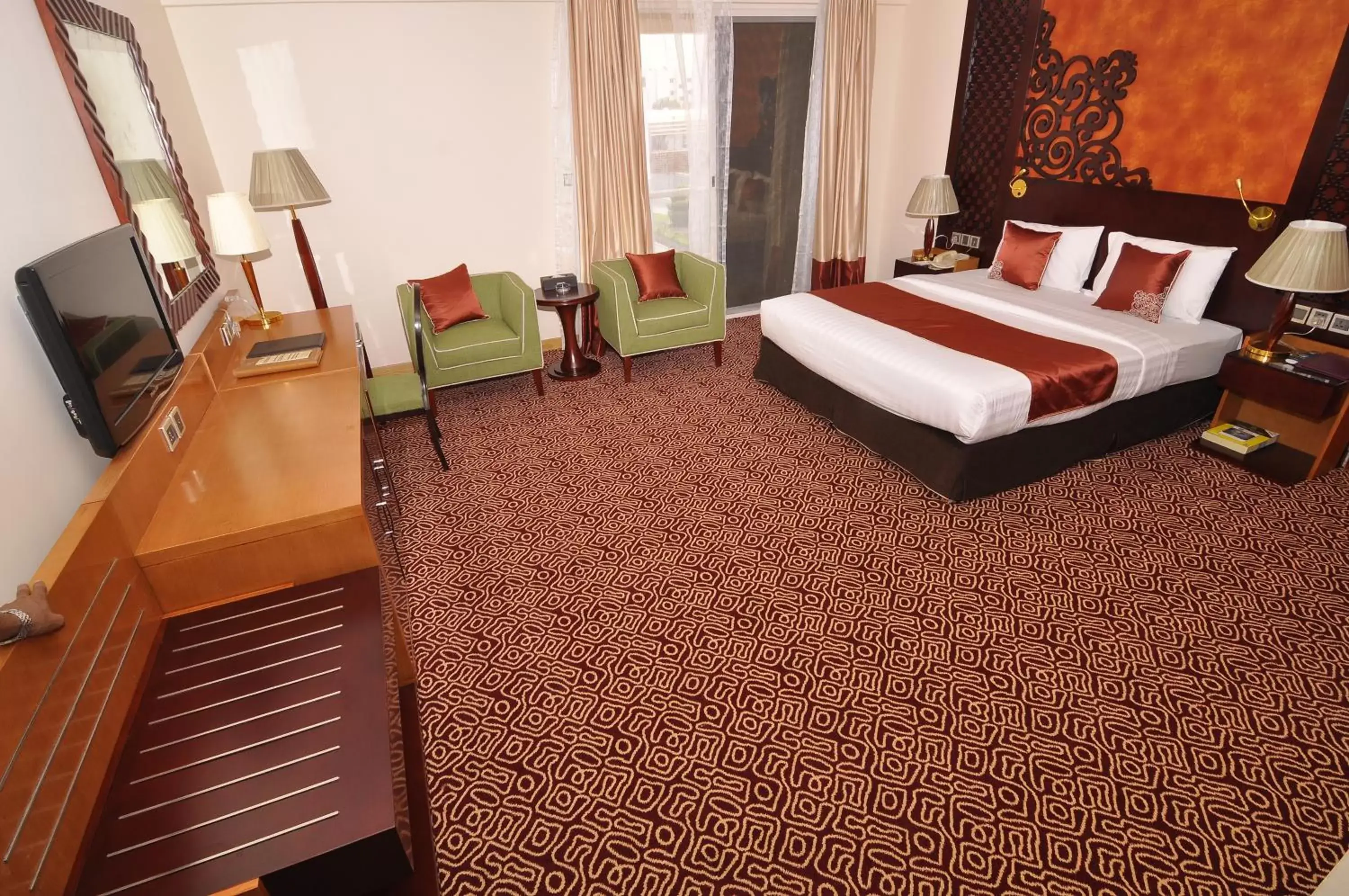 TV and multimedia, Bed in Dubai Grand Hotel by Fortune, Dubai Airport