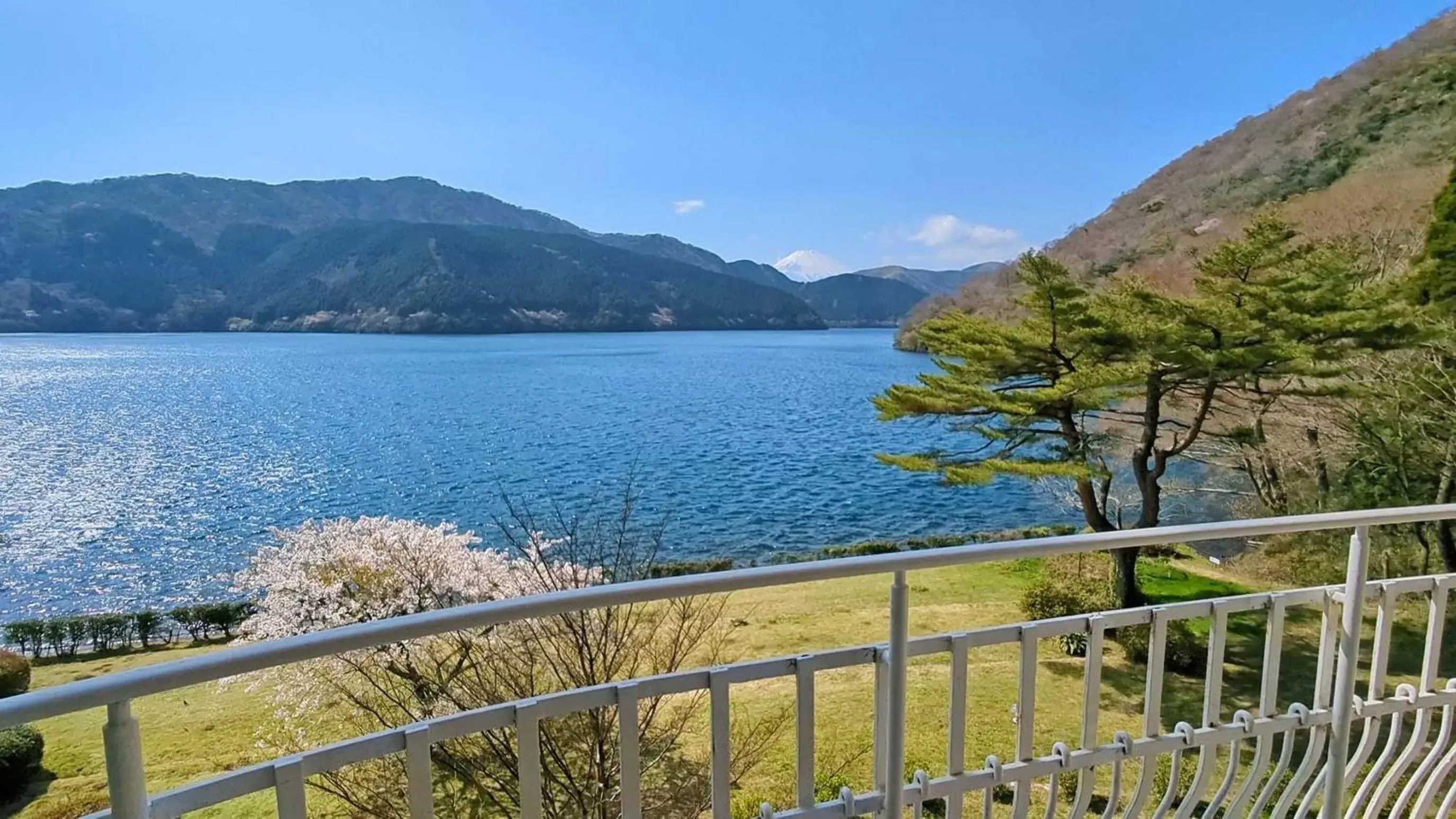 Spring in The Prince Hakone Lake Ashinoko