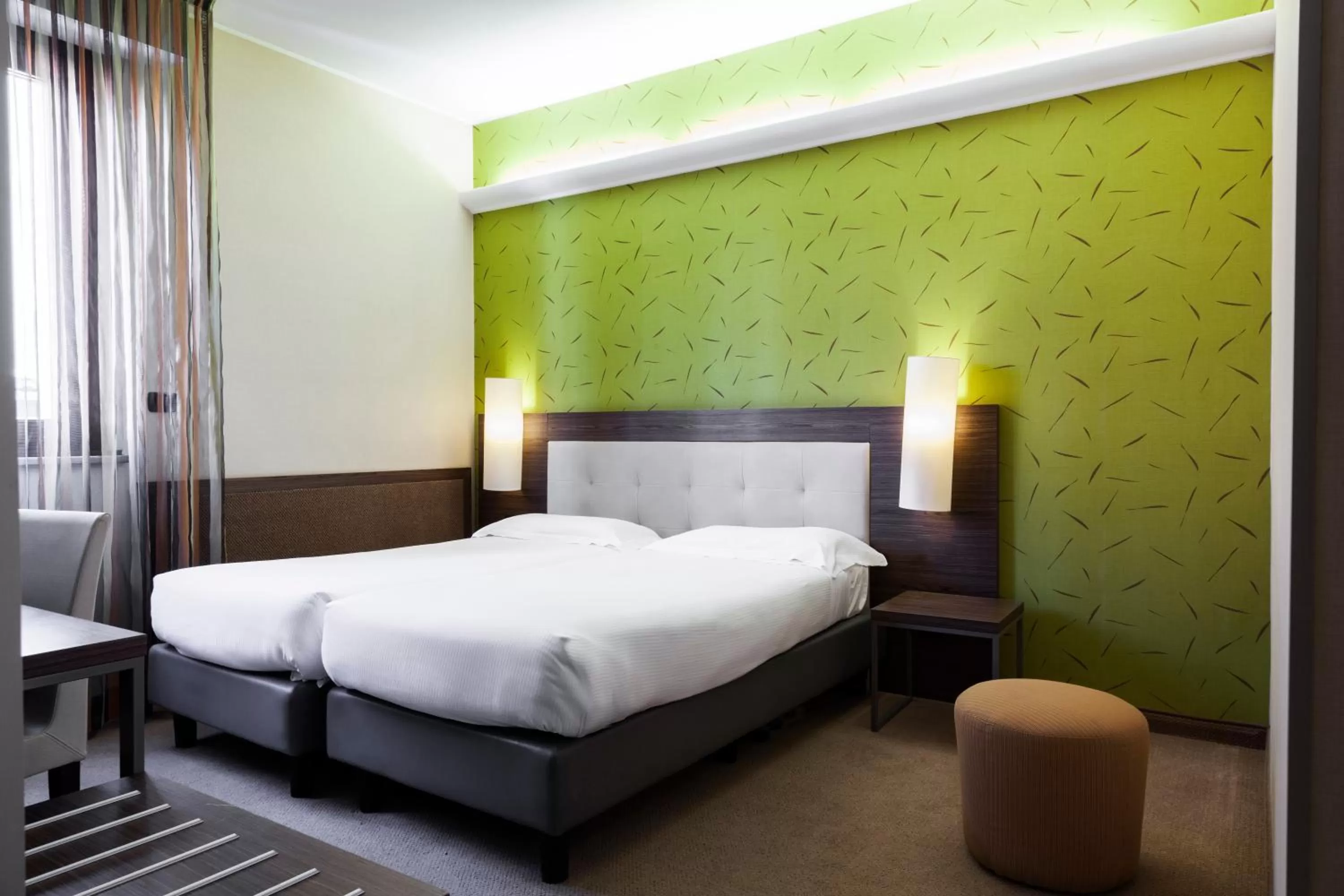 Bed in Hotel Des Etrangers